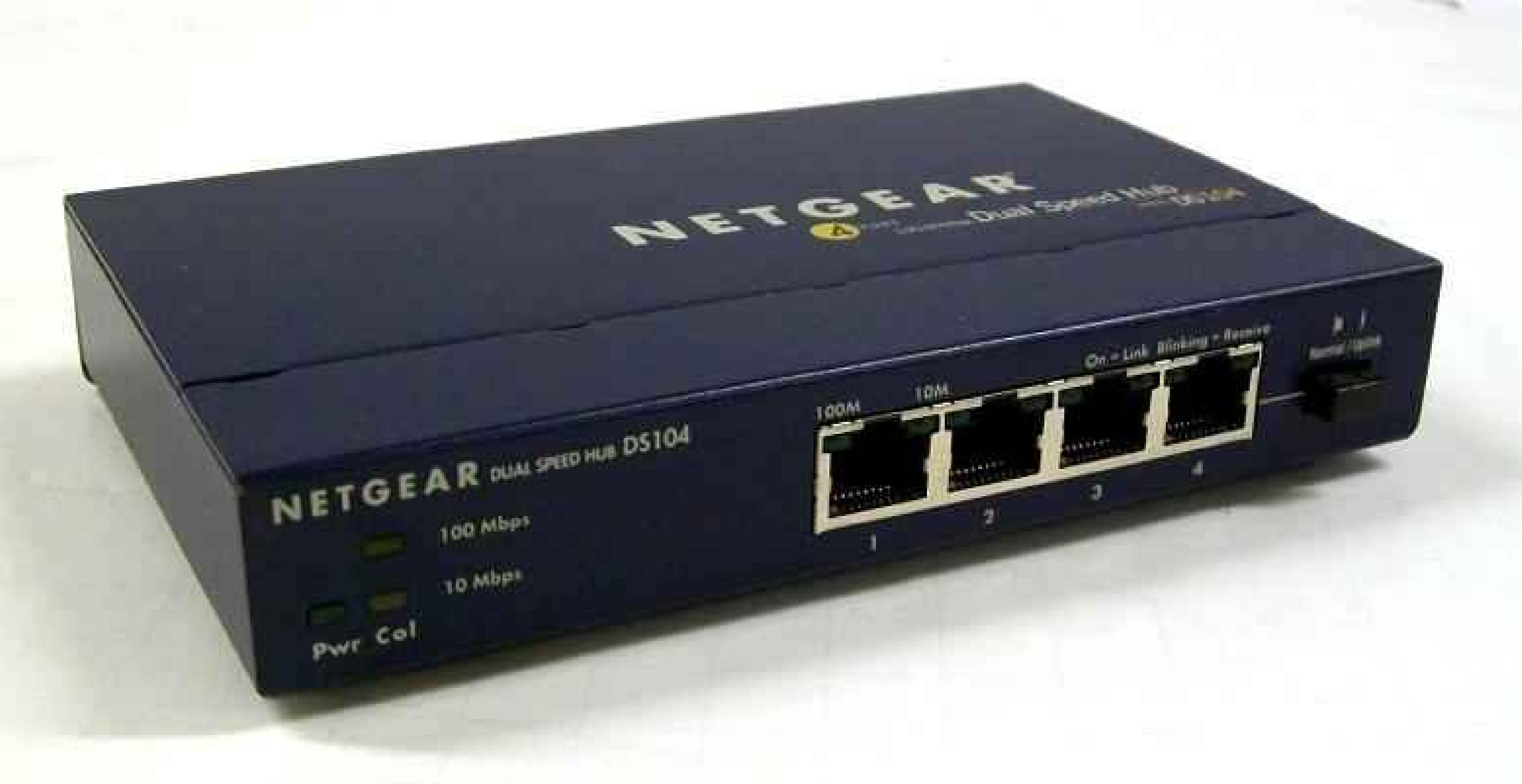 NETGEAR DS104 DS104 10/100 4 PORT DUAL SPEED HUB WITH POWER SUPPLY