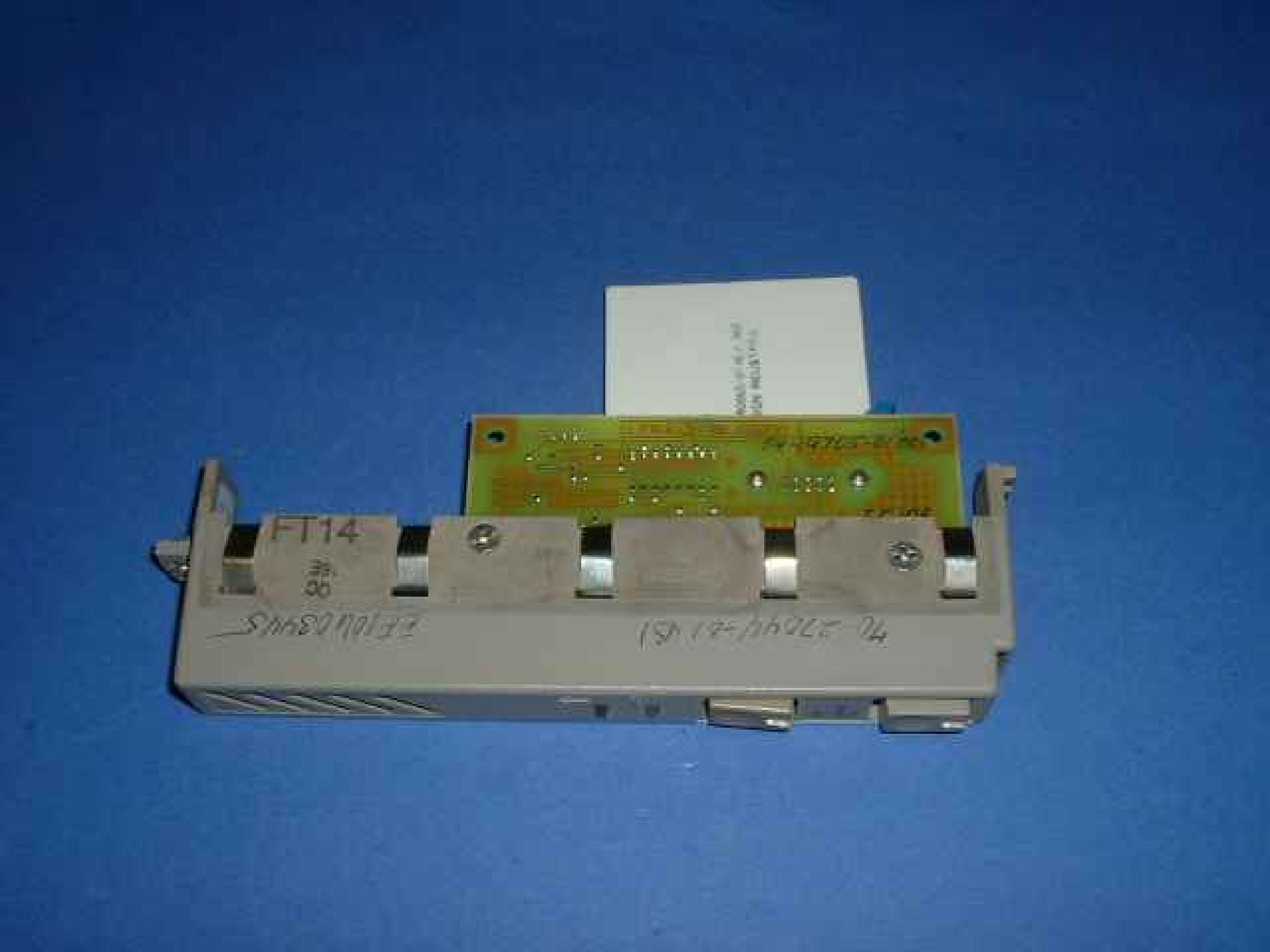 DEC / DIGITAL EQUIPMENT CORPORATION 7027045-01 HALT/RESTART BUTTON PANEL PULLED FROM SYSTEM 5500