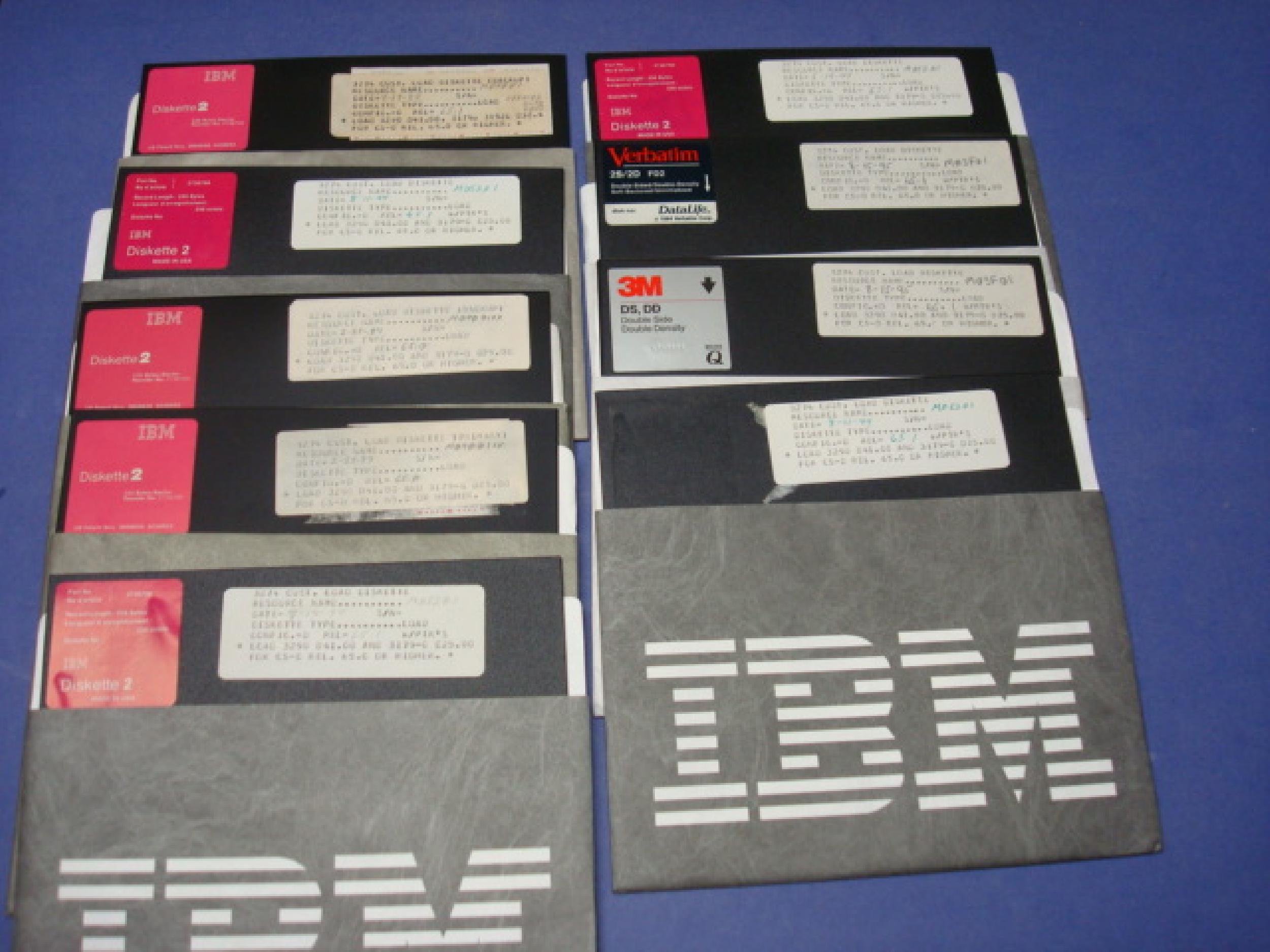 IBM 3274 3274 CONTROL UNIT, WITH MANUAL AND DISKETTES, 32 PORT 3270 TERMINAL CONTROLLERS AND PRINTERS