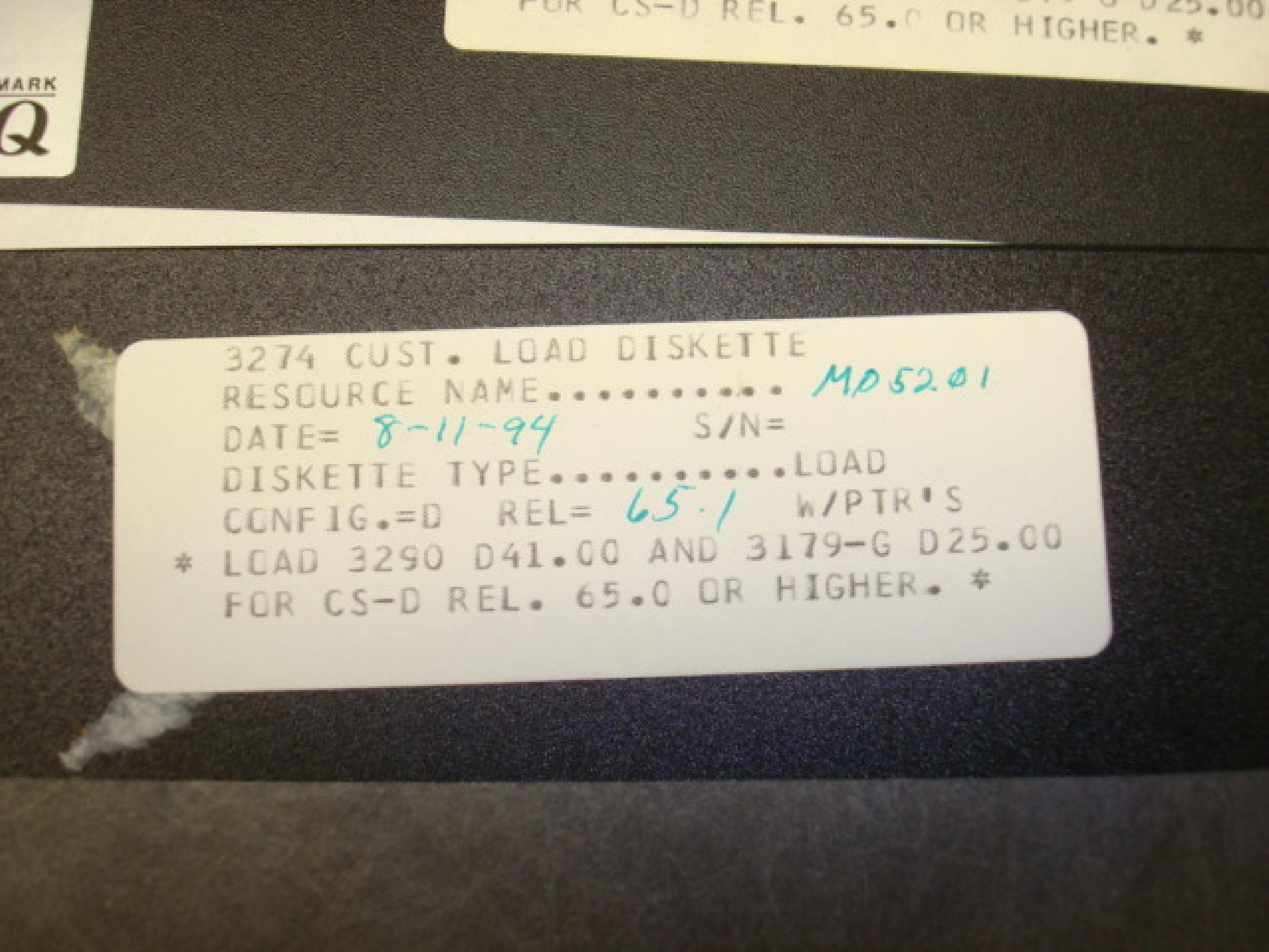 IBM 3274 3274 CONTROL UNIT, WITH MANUAL AND DISKETTES, 32 PORT 3270 TERMINAL CONTROLLERS AND PRINTERS