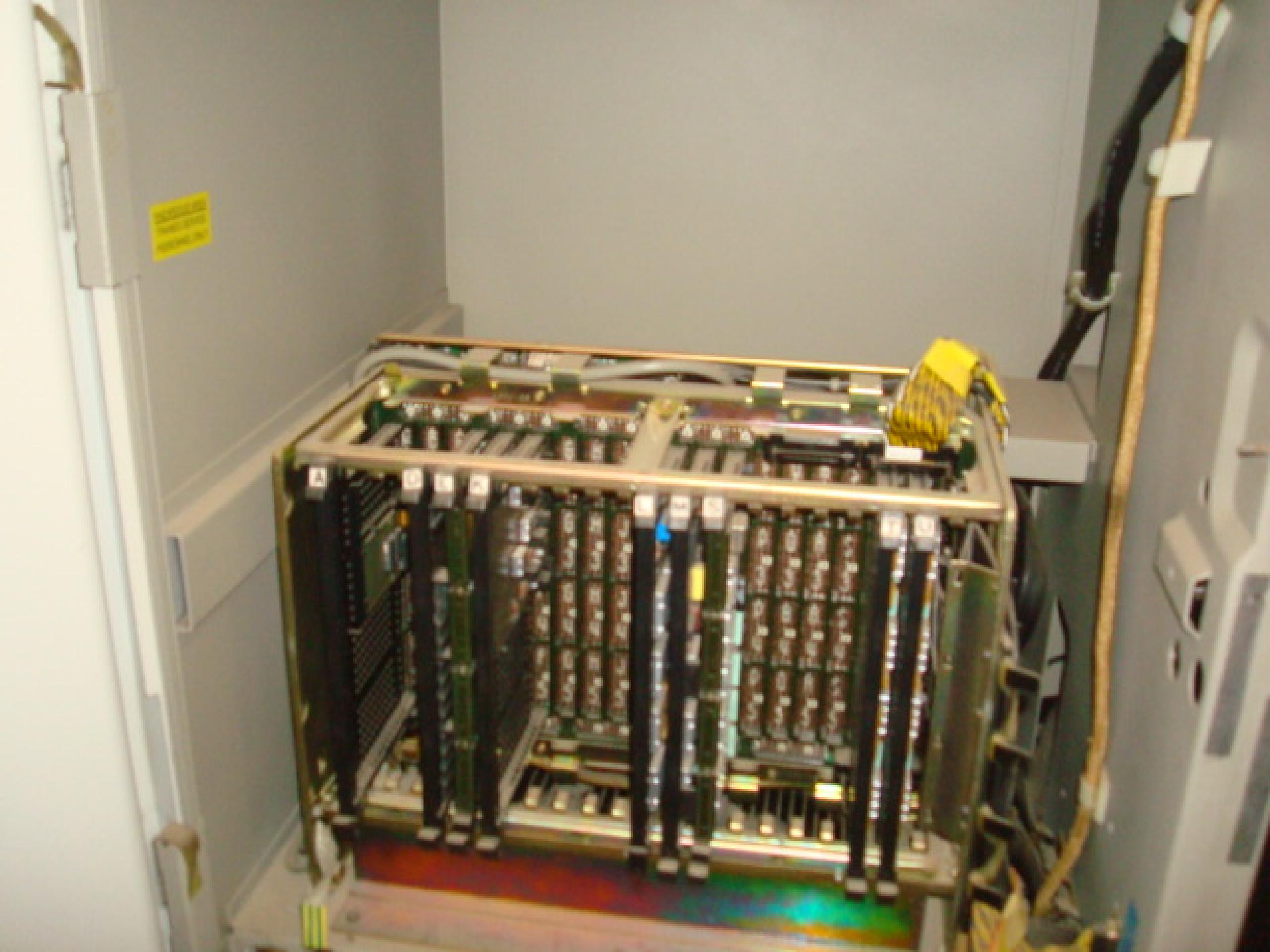 IBM 3274 3274 CONTROL UNIT, WITH MANUAL AND DISKETTES, 32 PORT 3270 TERMINAL CONTROLLERS AND PRINTERS