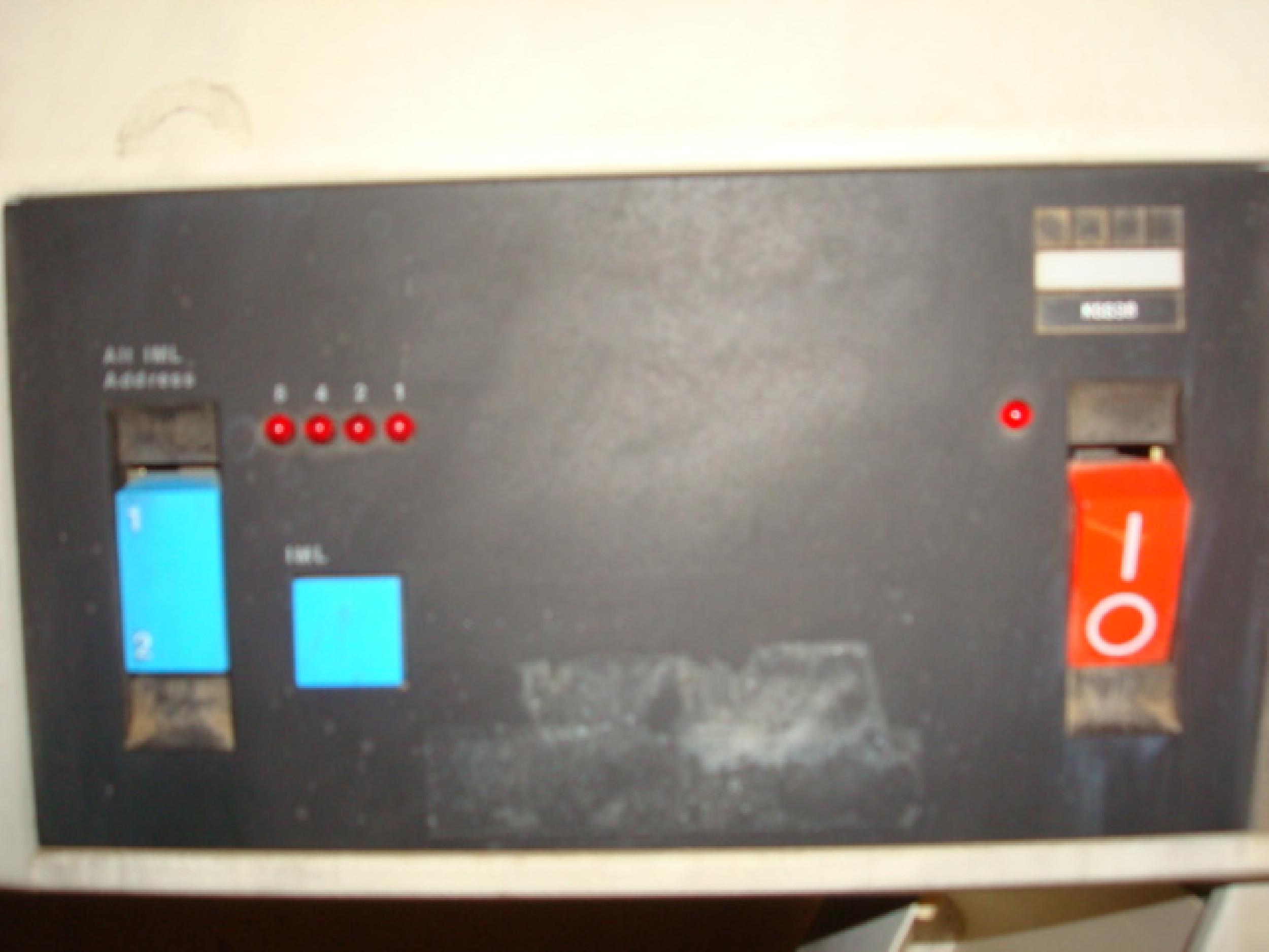 IBM 3274 3274 CONTROL UNIT, WITH MANUAL AND DISKETTES, 32 PORT 3270 TERMINAL CONTROLLERS AND PRINTERS