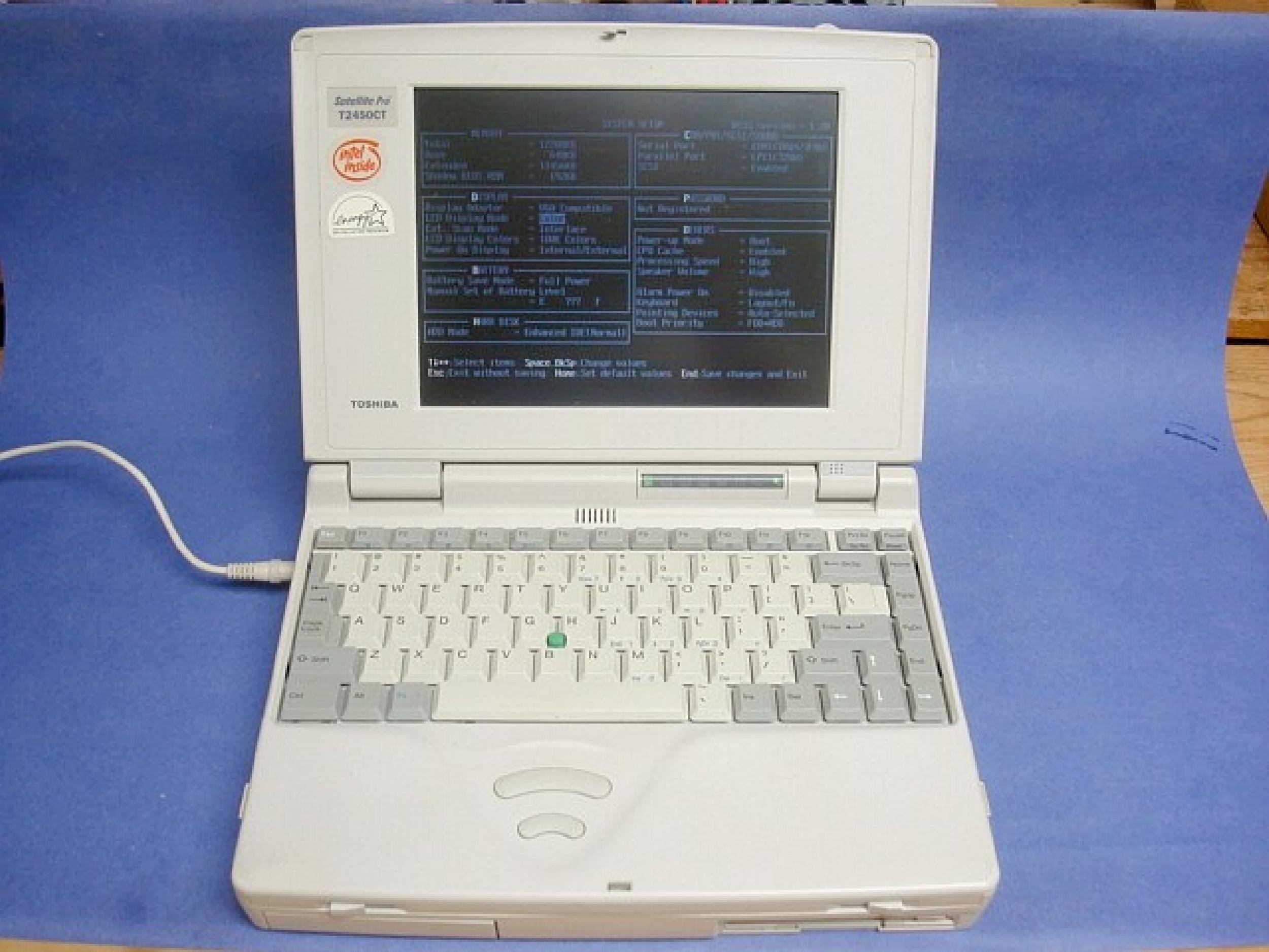 TOSHIBA PA1191U XT LAPTOP 75MHZ 486DX4CPU 500MB HARD DRIVE, 12MB RAM