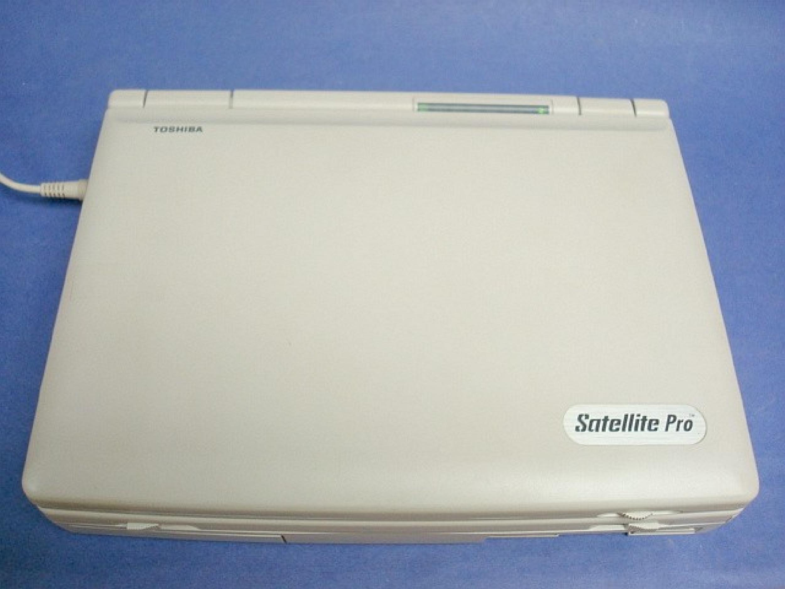 TOSHIBA PA1191U XT LAPTOP 75MHZ 486DX4CPU 500MB HARD DRIVE, 12MB RAM