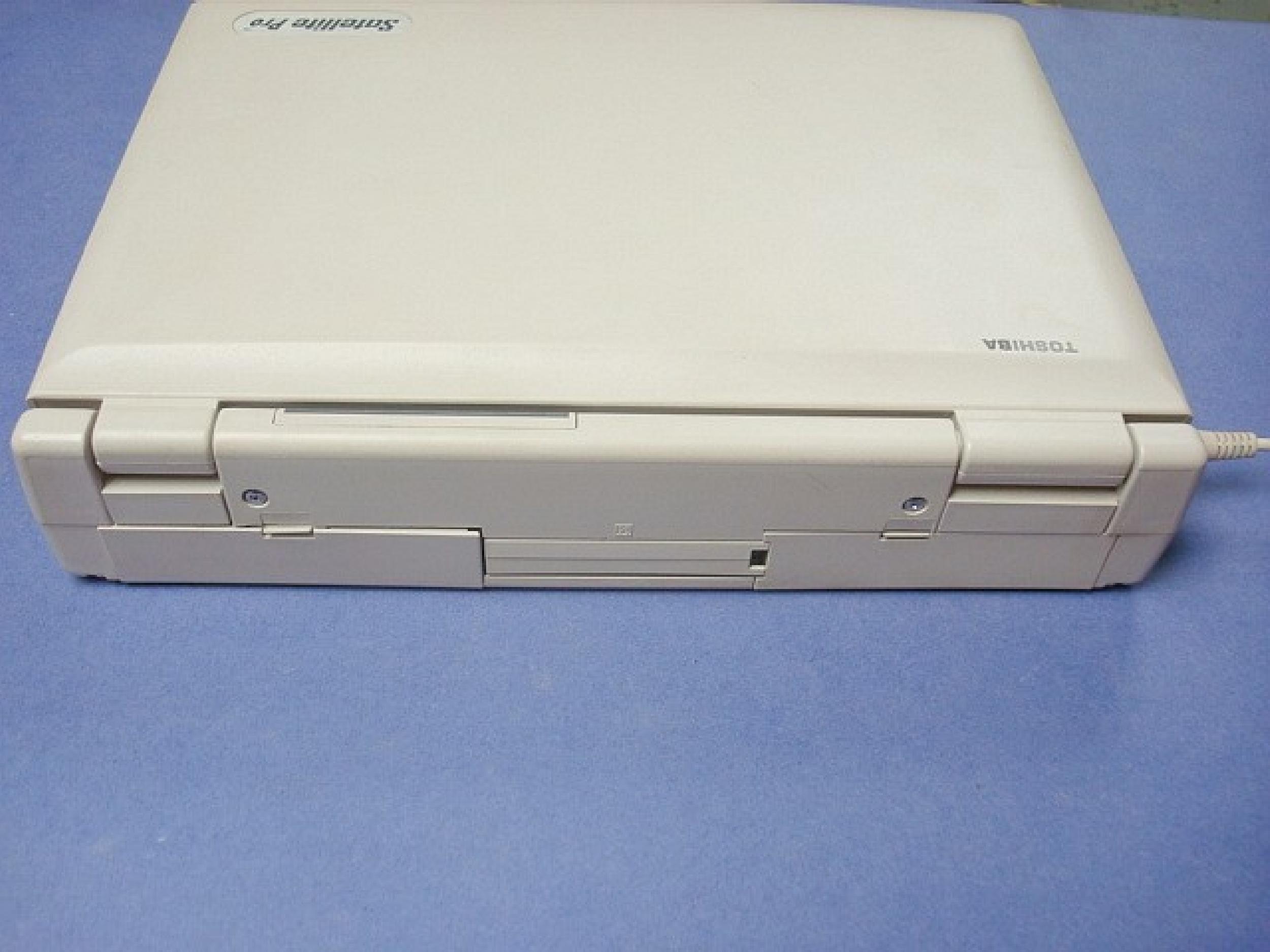 TOSHIBA PA1191U XT LAPTOP 75MHZ 486DX4CPU 500MB HARD DRIVE, 12MB RAM