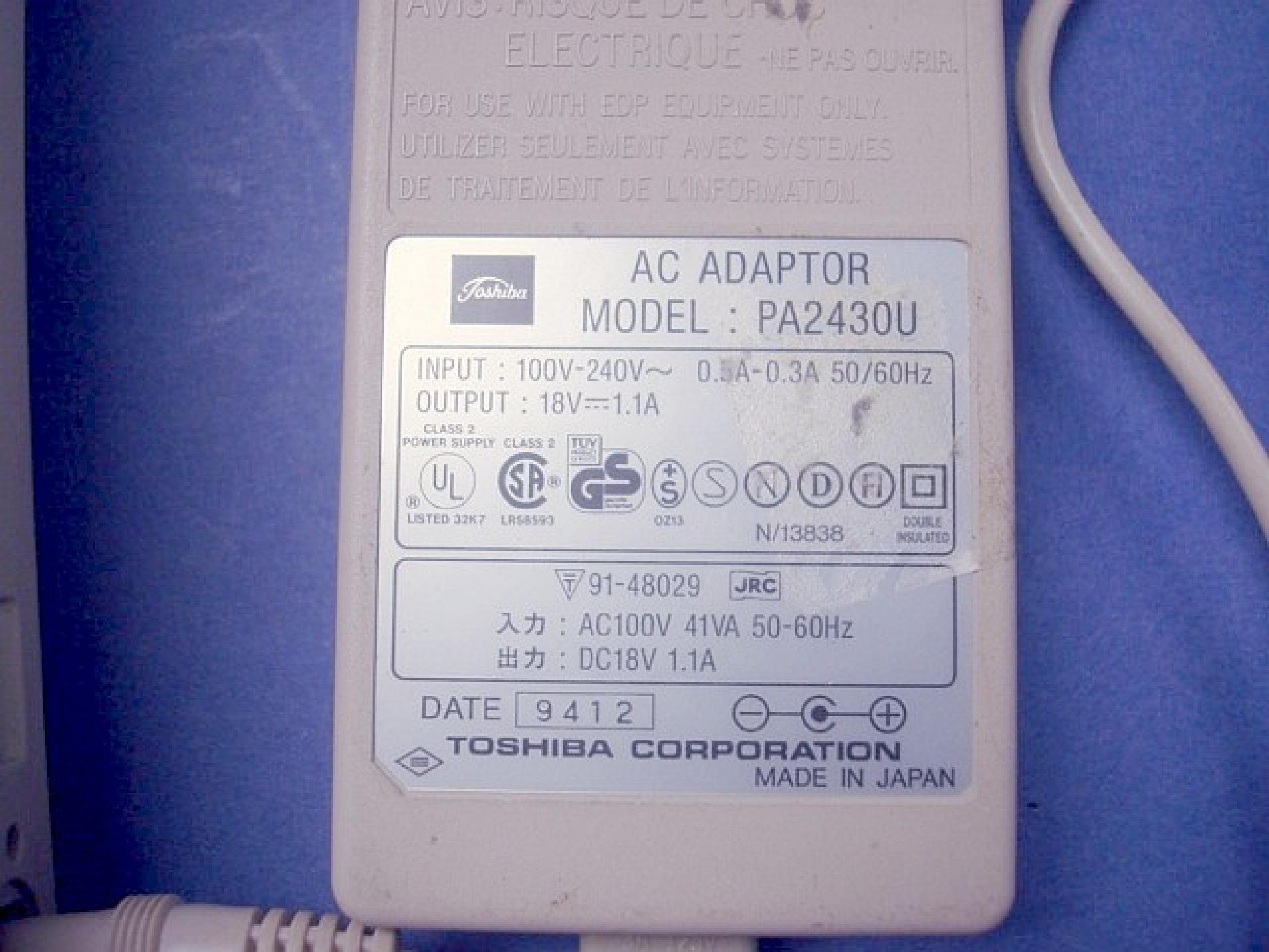 TOSHIBA PA1191U XT LAPTOP 75MHZ 486DX4CPU 500MB HARD DRIVE, 12MB RAM