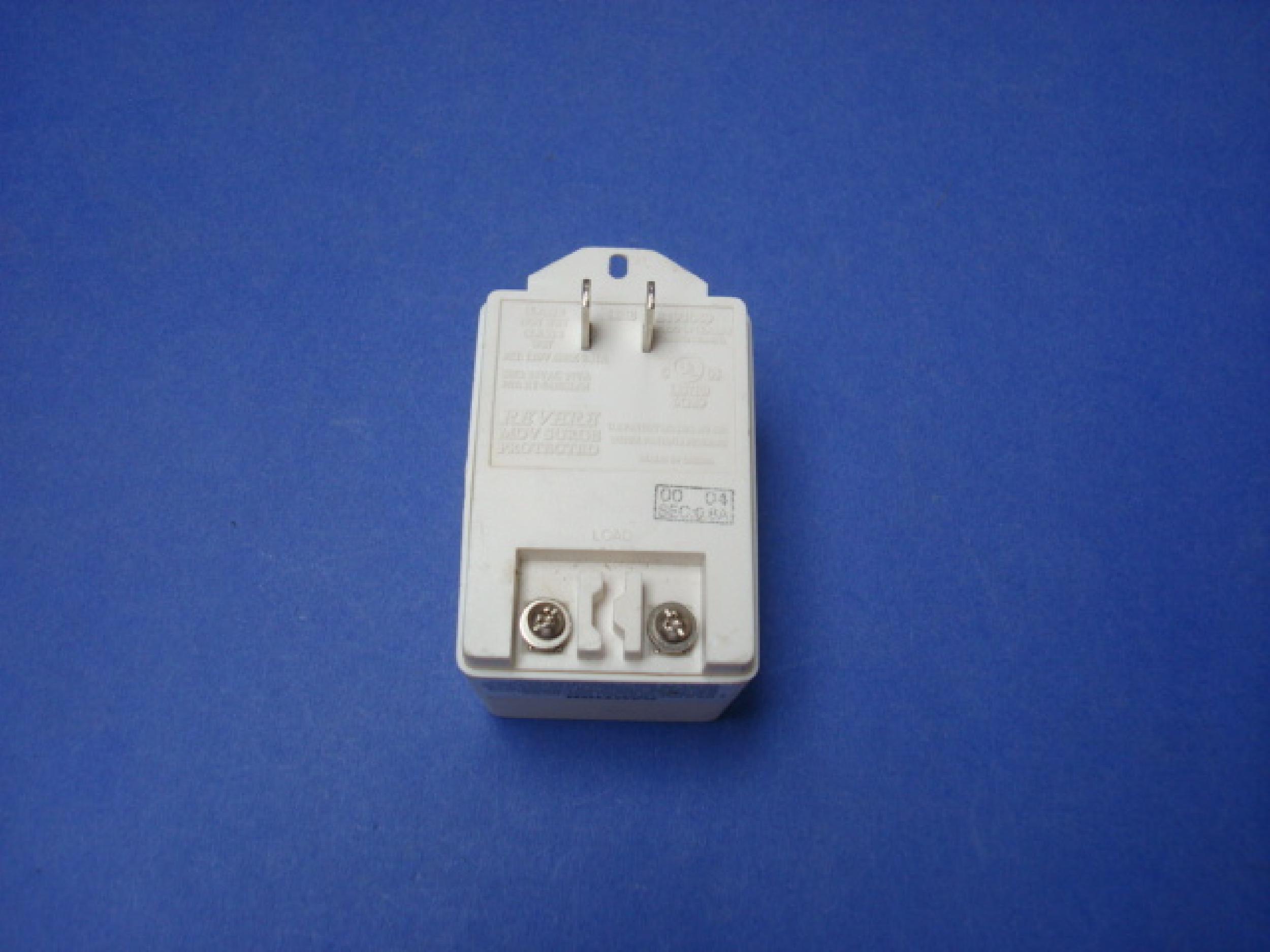 GENERIC RT-2420SL 24V AC 20VA AC ADAPTER WITH SCREW IN CABLE