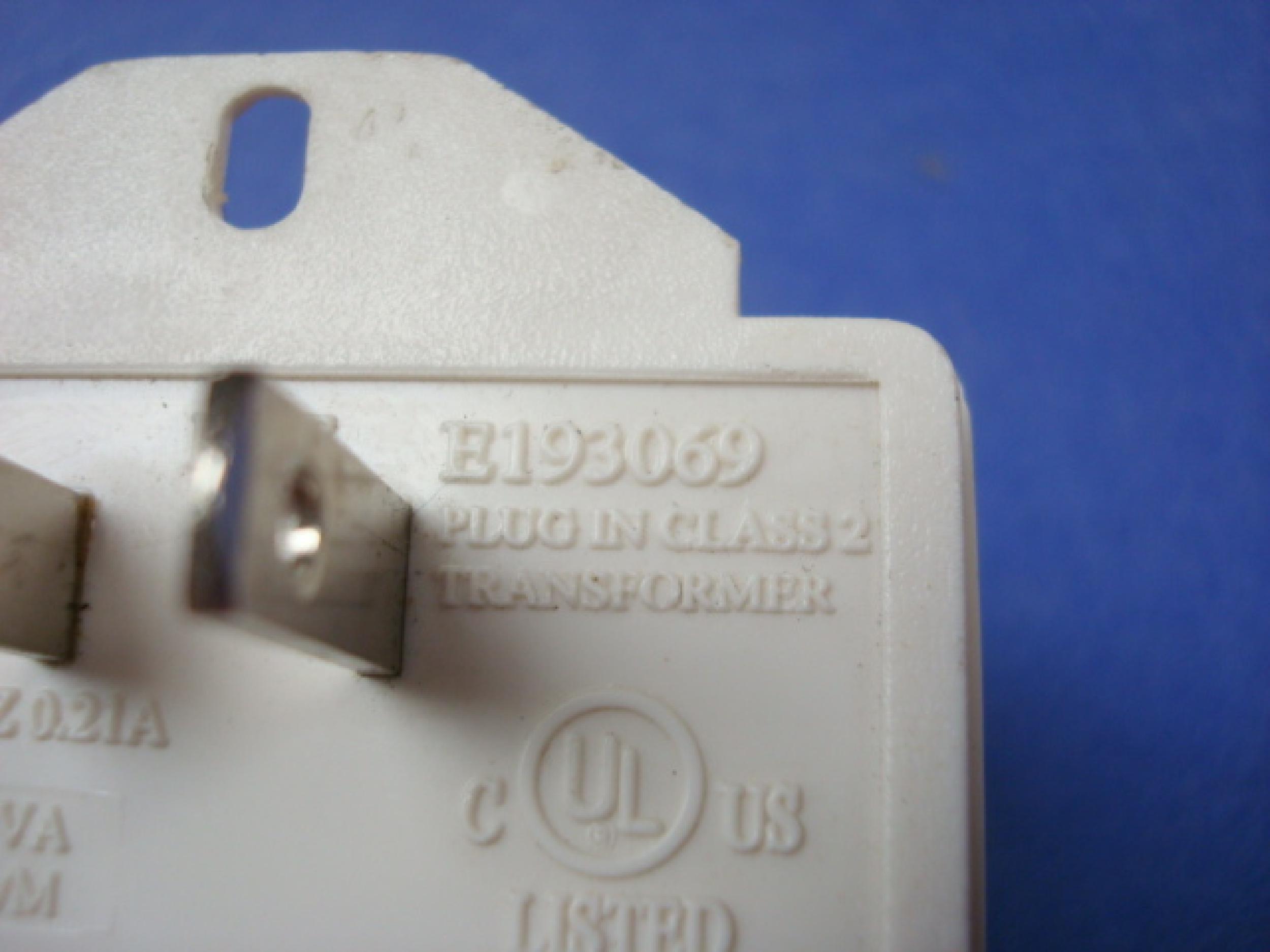 GENERIC RT-2420SL 24V AC 20VA AC ADAPTER WITH SCREW IN CABLE