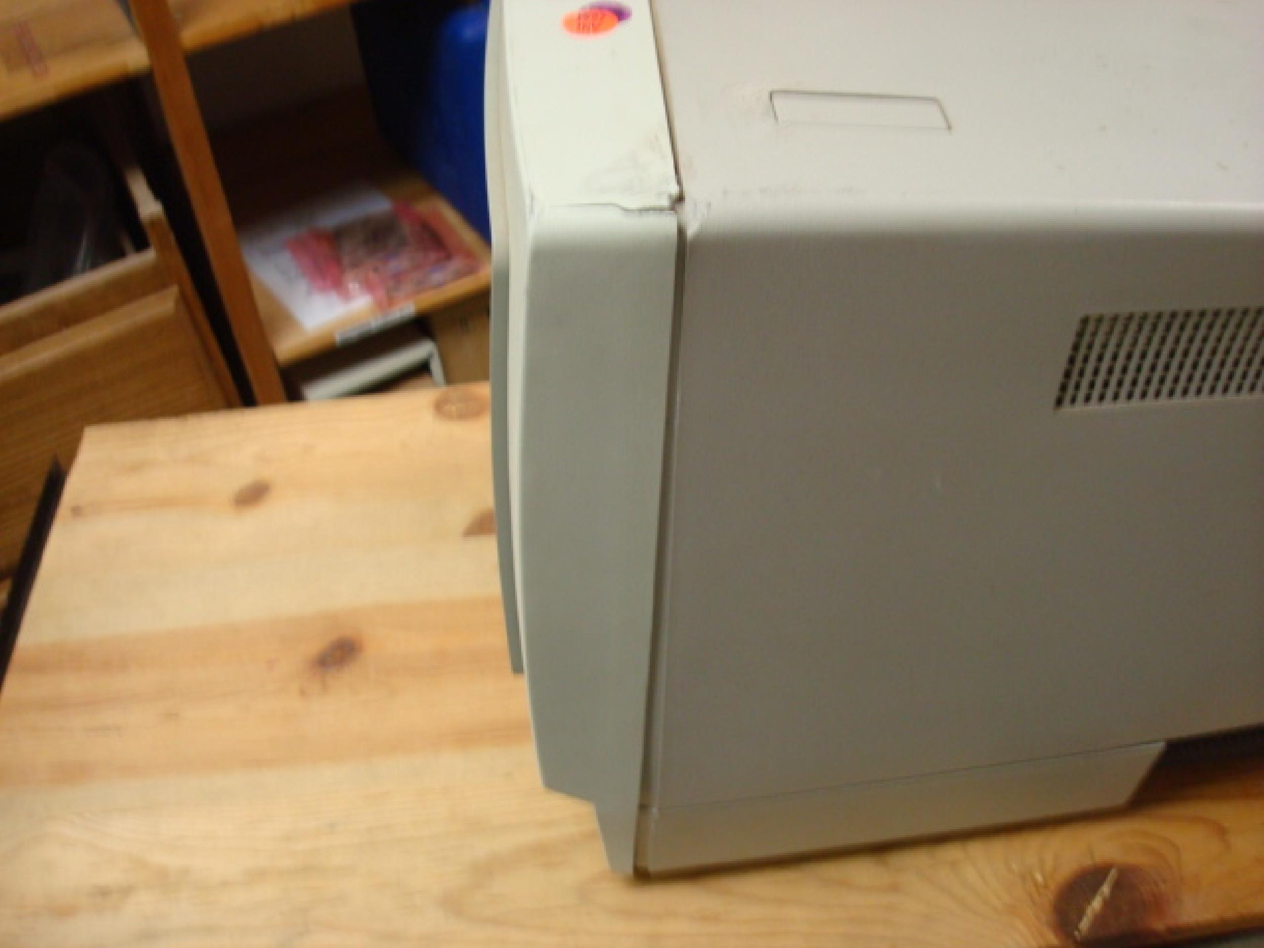 IBM 8575154 TERMINAL, POWERS ON, CRACKED CASE