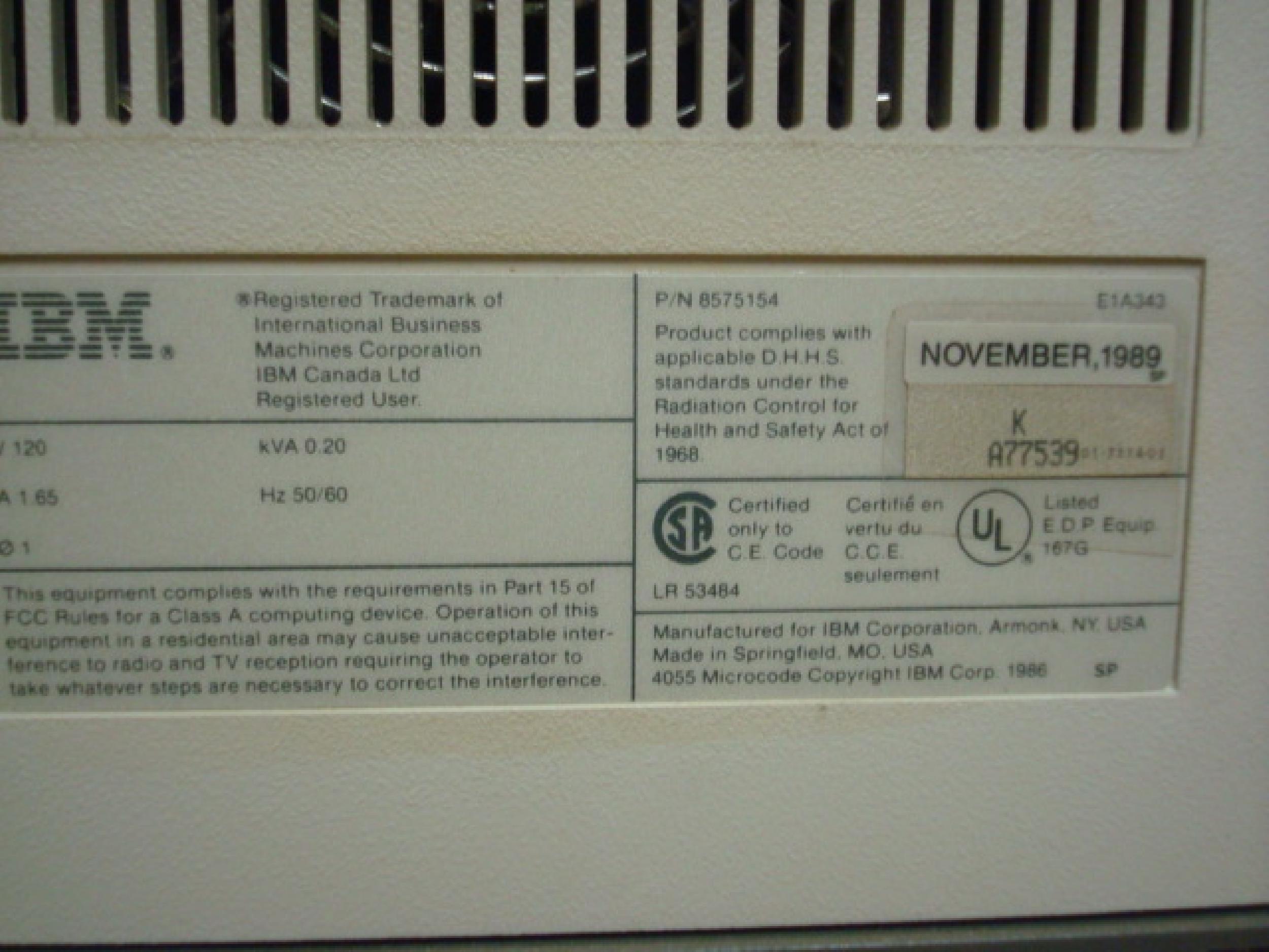 IBM 4055 TERMINAL, POWERS ON, CRACKED CASE