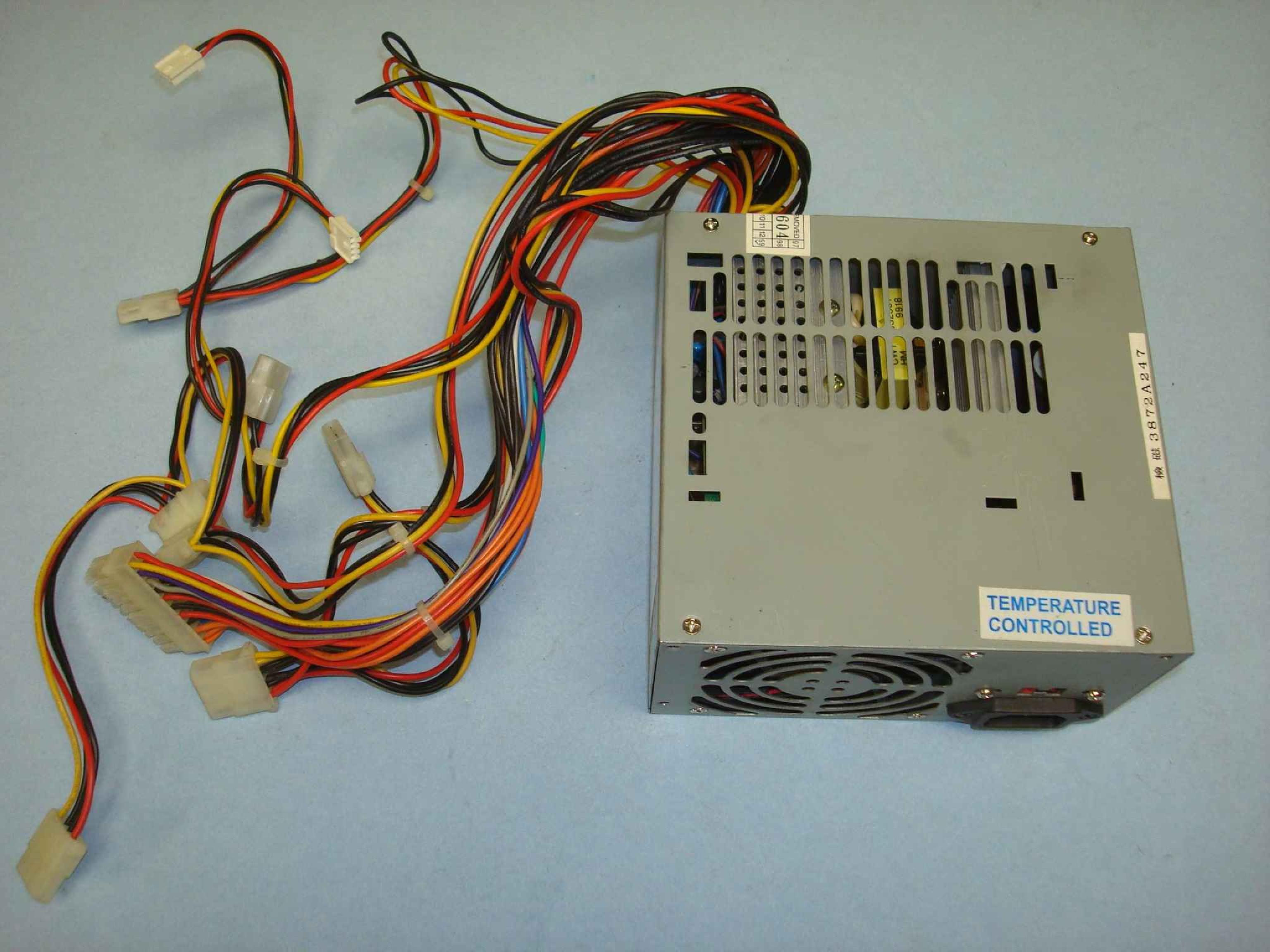 ANTEC PP-303X 300W 20PIN ATX POWER SUPPLY 7 MOLEX 2 BERG