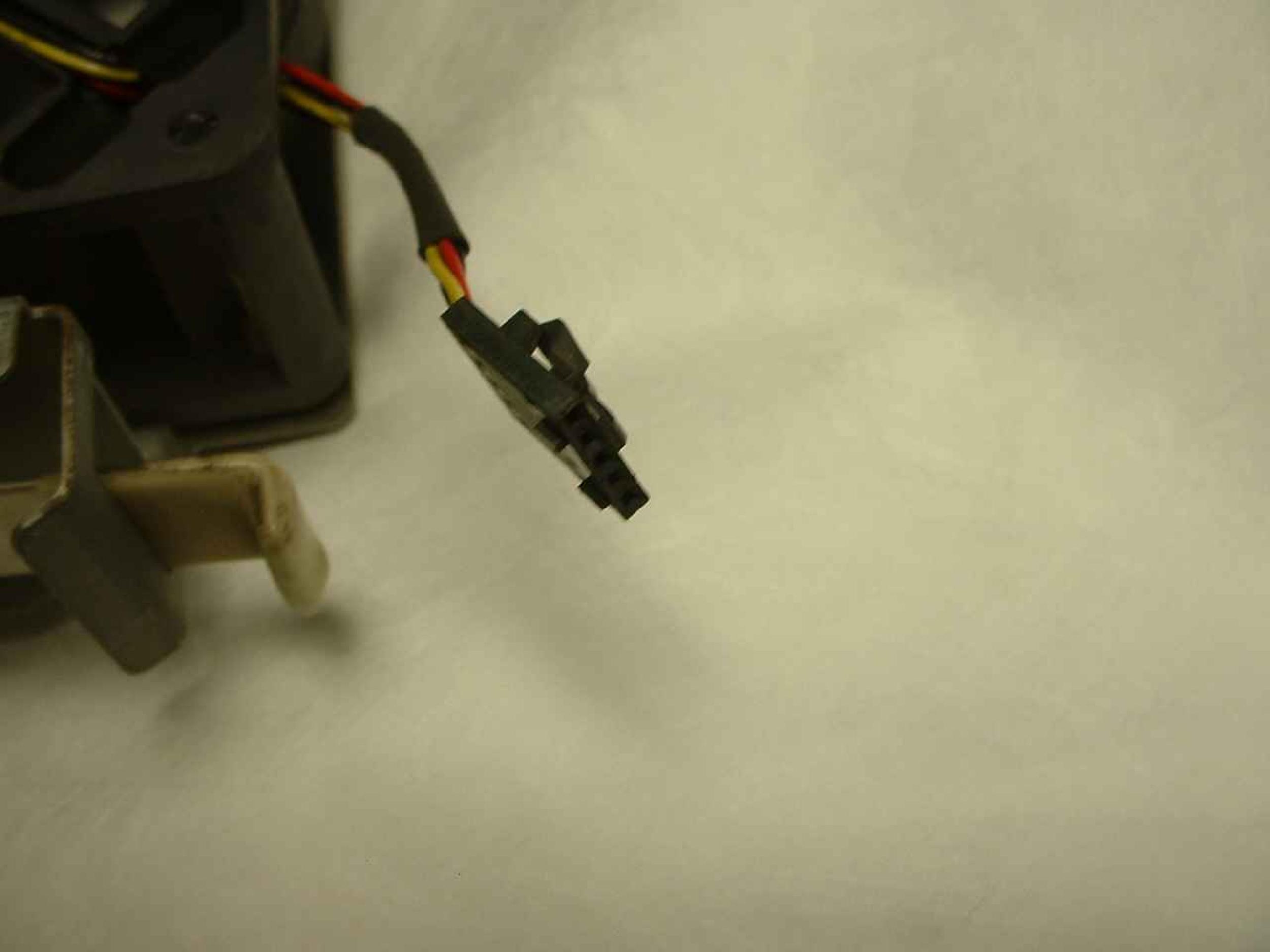 COMPAQ / HEWLETT PACKARD / HP 298240-003 12V DC FAN 4 11/16 BY 1 1/2 INCHES WITH 6 INCH CABLE, 5 PIN CONNECTOR