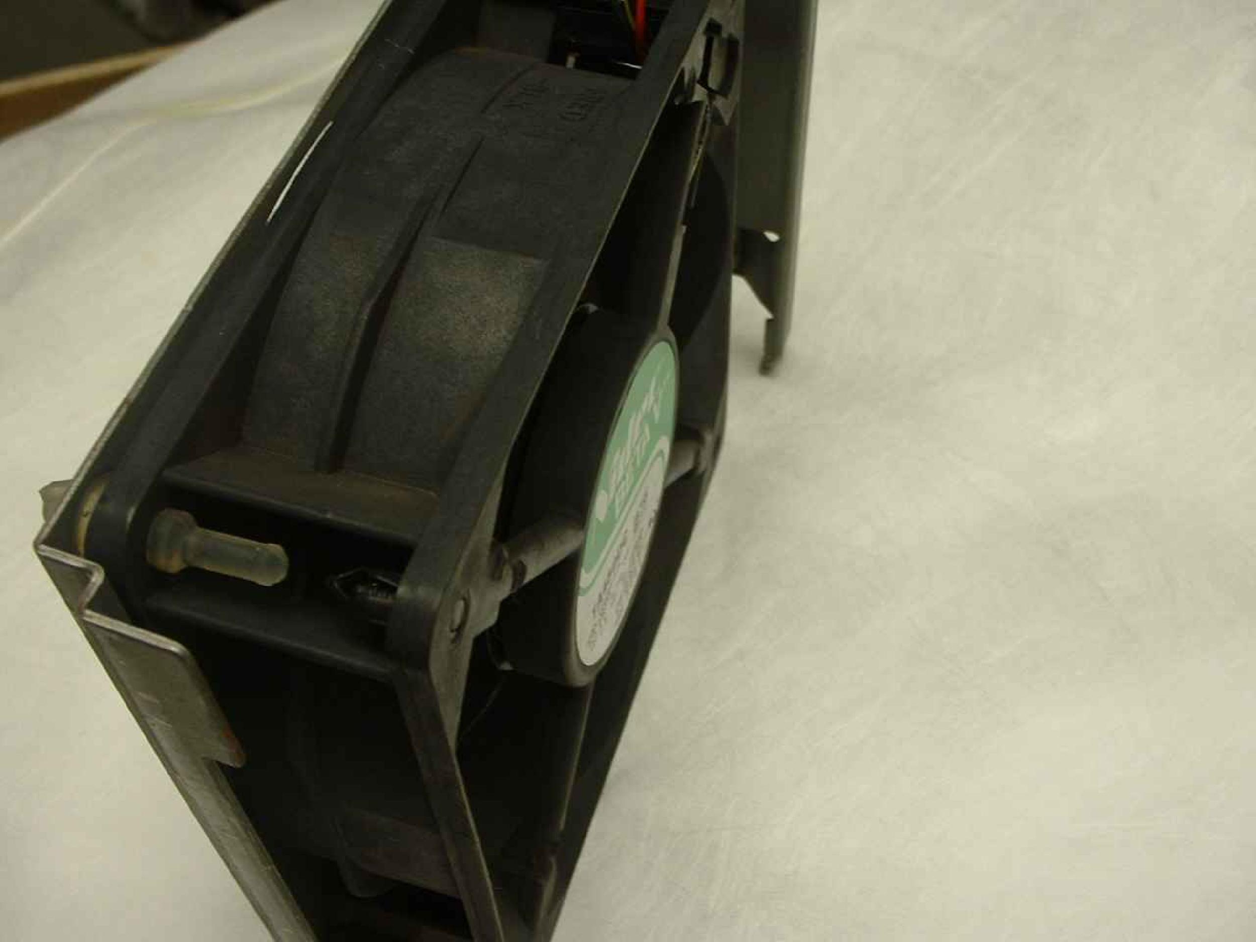 COMPAQ / HEWLETT PACKARD / HP 298240-003 12V DC FAN 4 11/16 BY 1 1/2 INCHES WITH 6 INCH CABLE, 5 PIN CONNECTOR