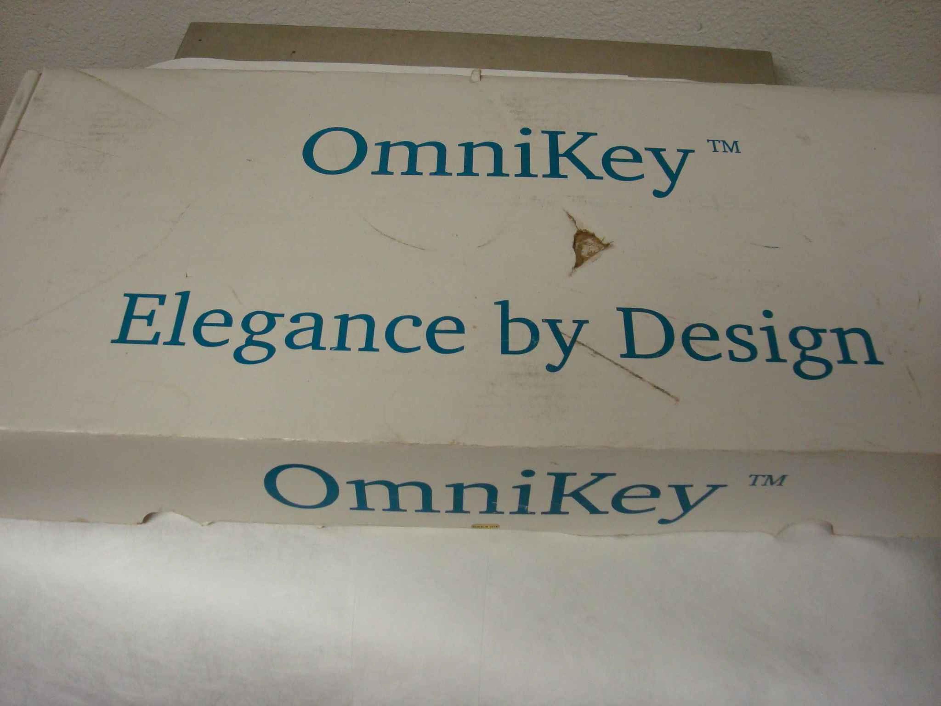 OMNIKEY GT6OMNIKEY ULT3 102 KEY AT OR PS/2 KEYBOARD, GREAT CONDITION WITH BOX & MANUAL