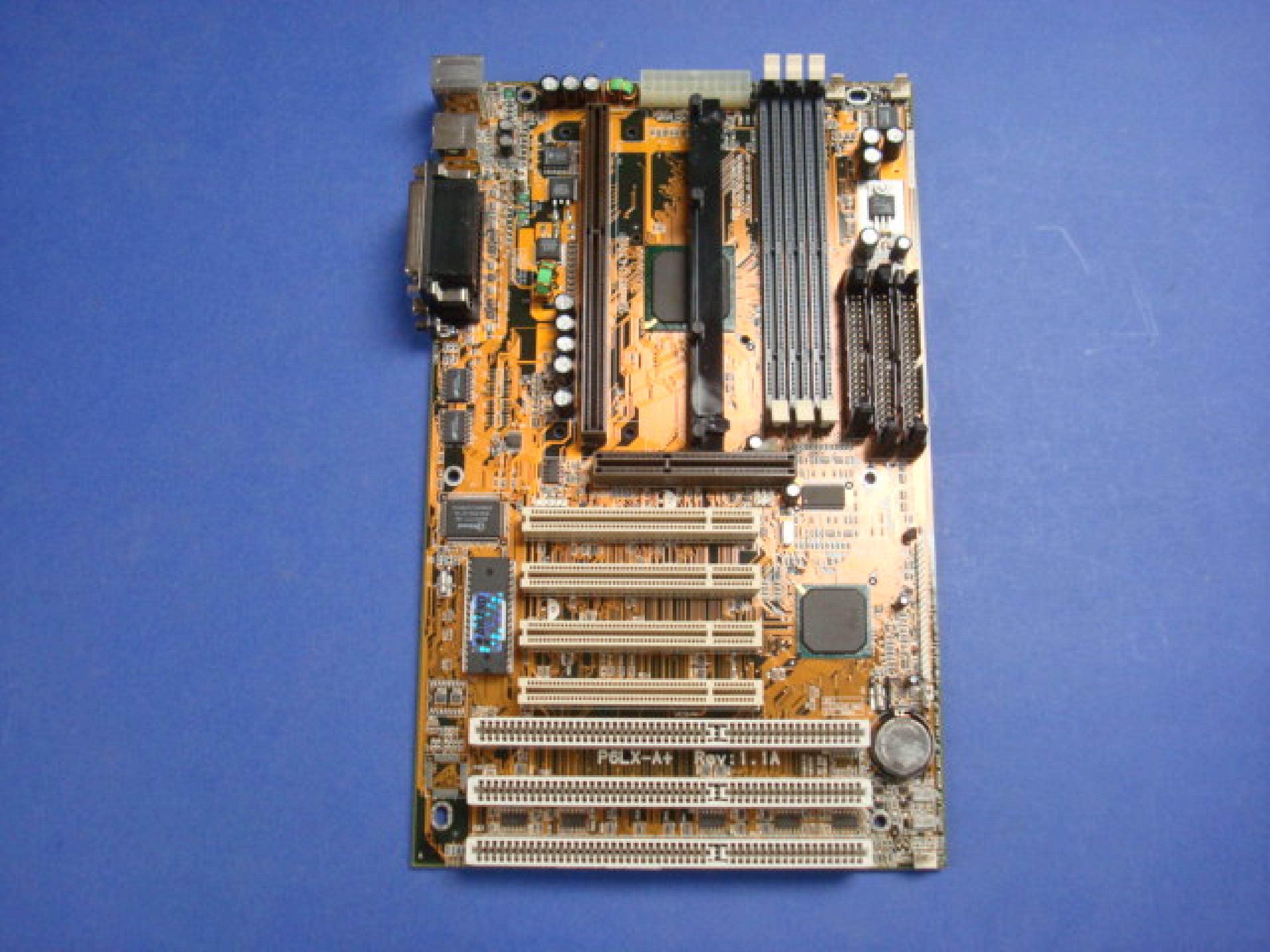 ECS P6LX-A+ PENTIUM 2 MOTHERBOARD 3 DIMM, 1 AGP, 4 PCI, 3ISA, 2 USB