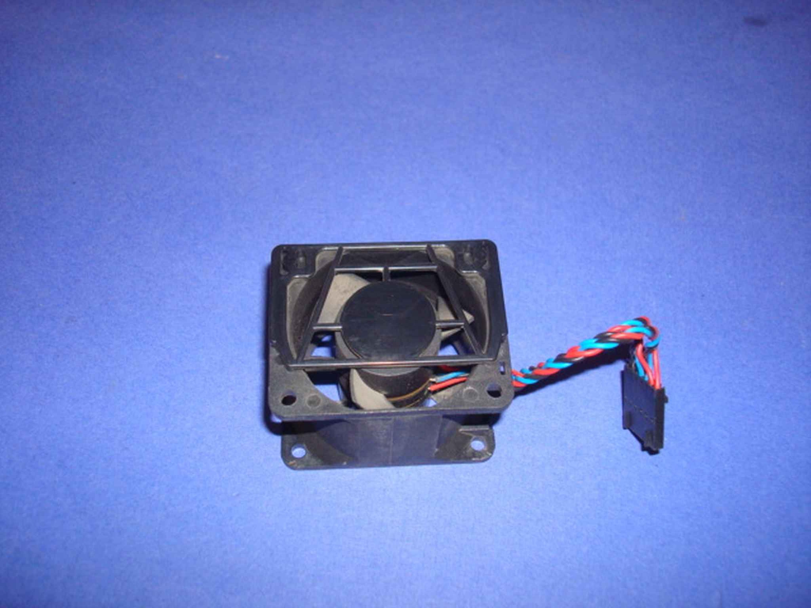 DELTA ELECTRONICS / DELL GUB0412VHF PN E2X25 FAN 12V DC .54A 50MM BY 40MM 32MM(DEEP), 2 4 1 1/4 INCHES DEEP, 1/2 INCH 6 WIRE CABLE WITH CONNECTOR Poweredge 1650 Server CPU ASSEMBLY 3 DELTA GUB0412VHF VF9