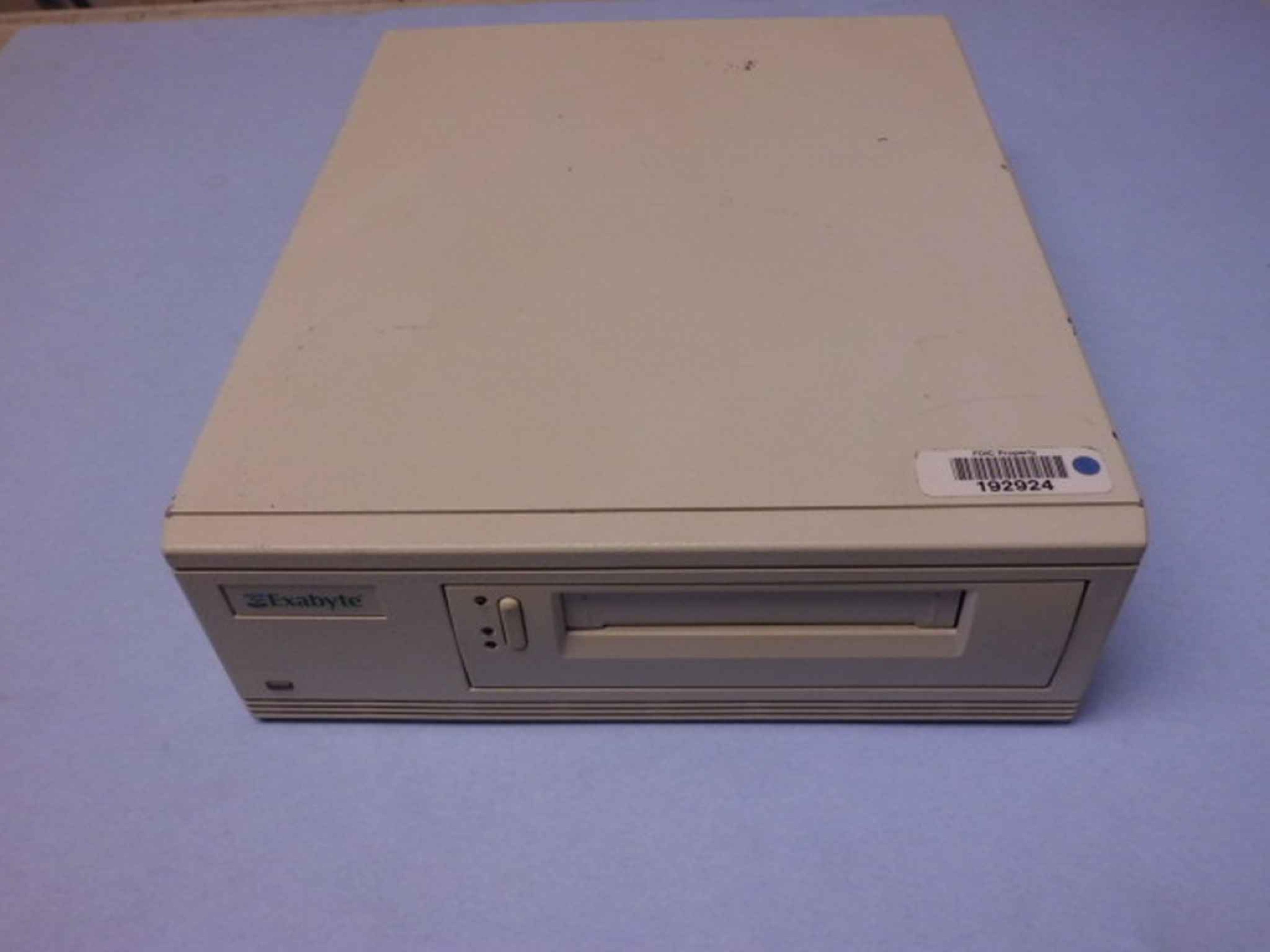 EXABYTE 270003-2 7/14GB EXTERNAL TAPE DRIVE 8MM