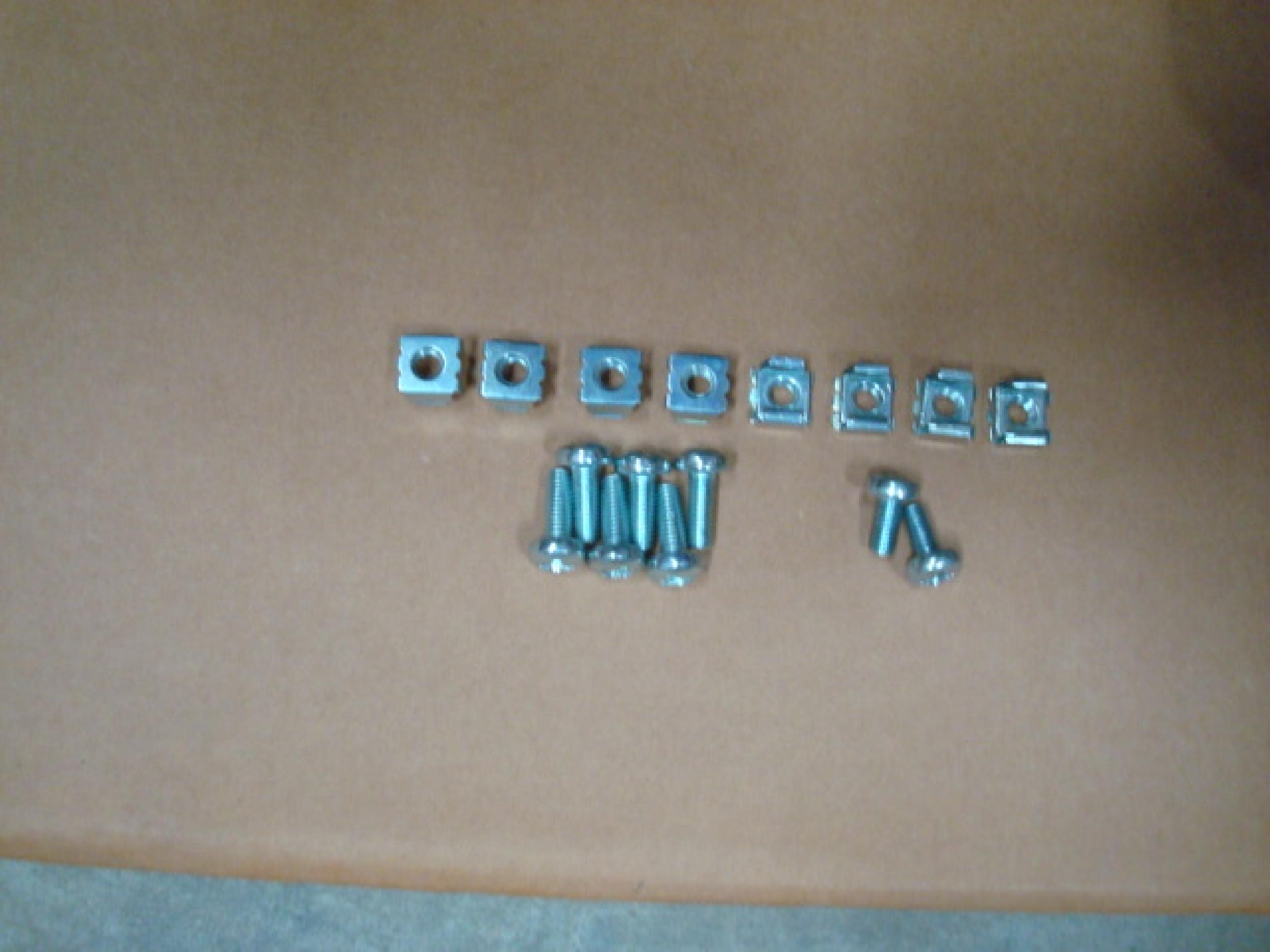 COMPAQ / HEWLETT PACKARD / HP 224090-001 RACK MOUNT LCD PANEL - BEIGE