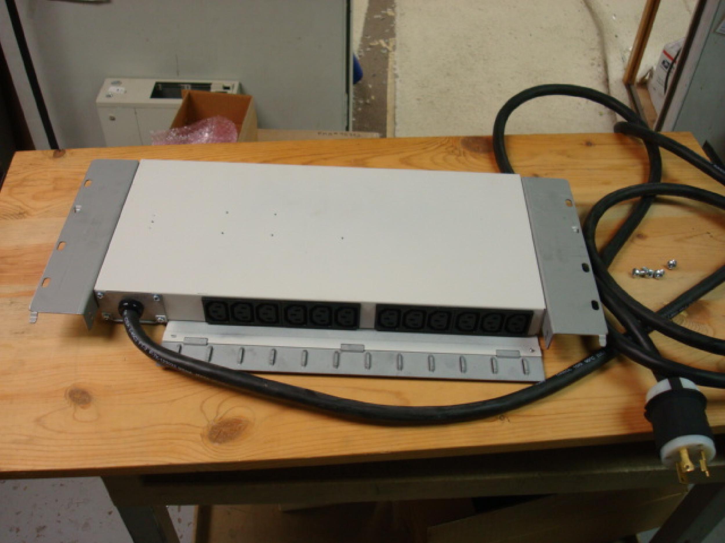 COMPAQ / HEWLETT PACKARD / HP 207591-005 POWER DISTRIBUTION UNIT