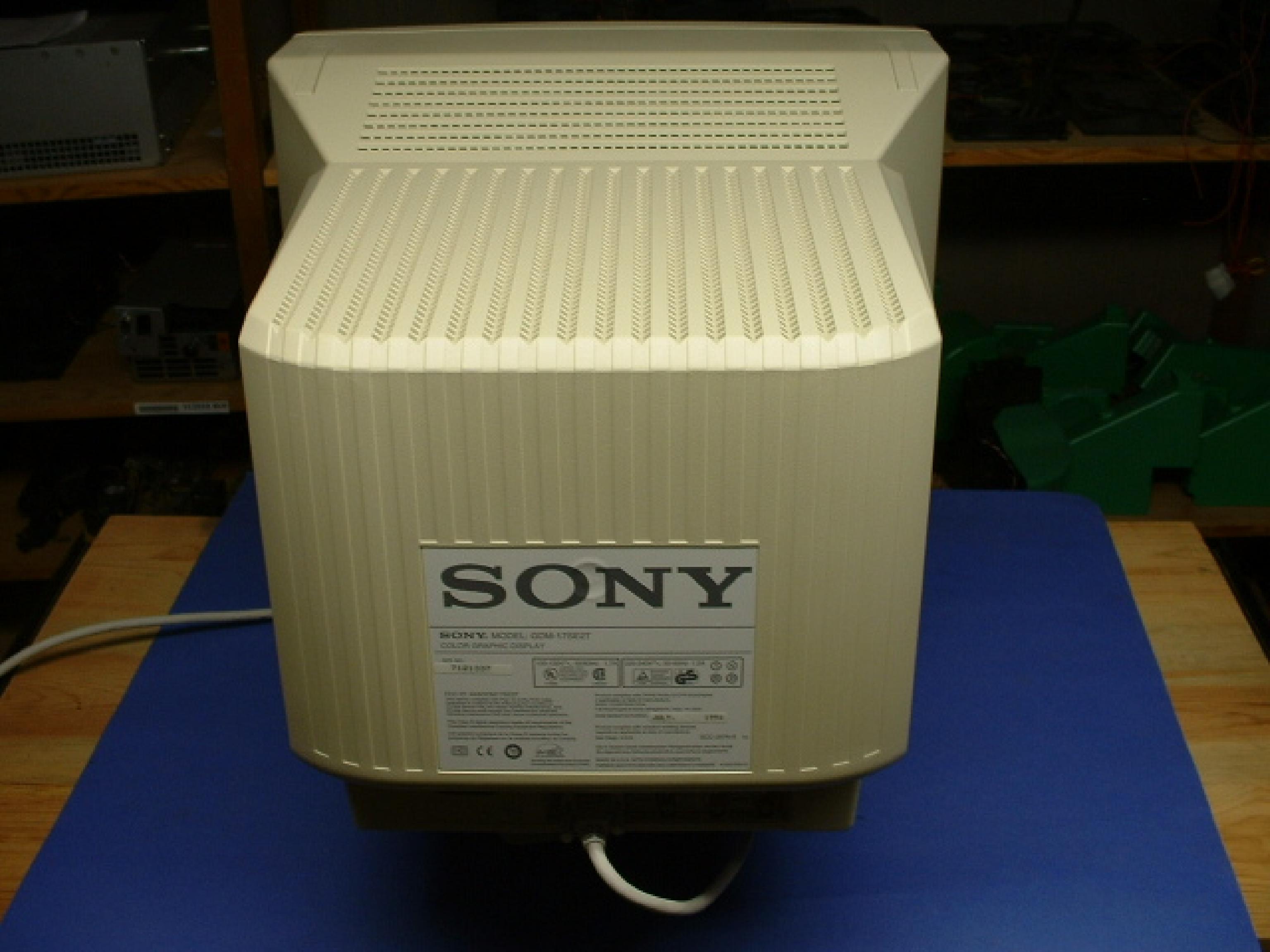 SONY MULTISCAN17SEII 17INCH CRT MONITOR, GOOD PICTURE, GRADE B