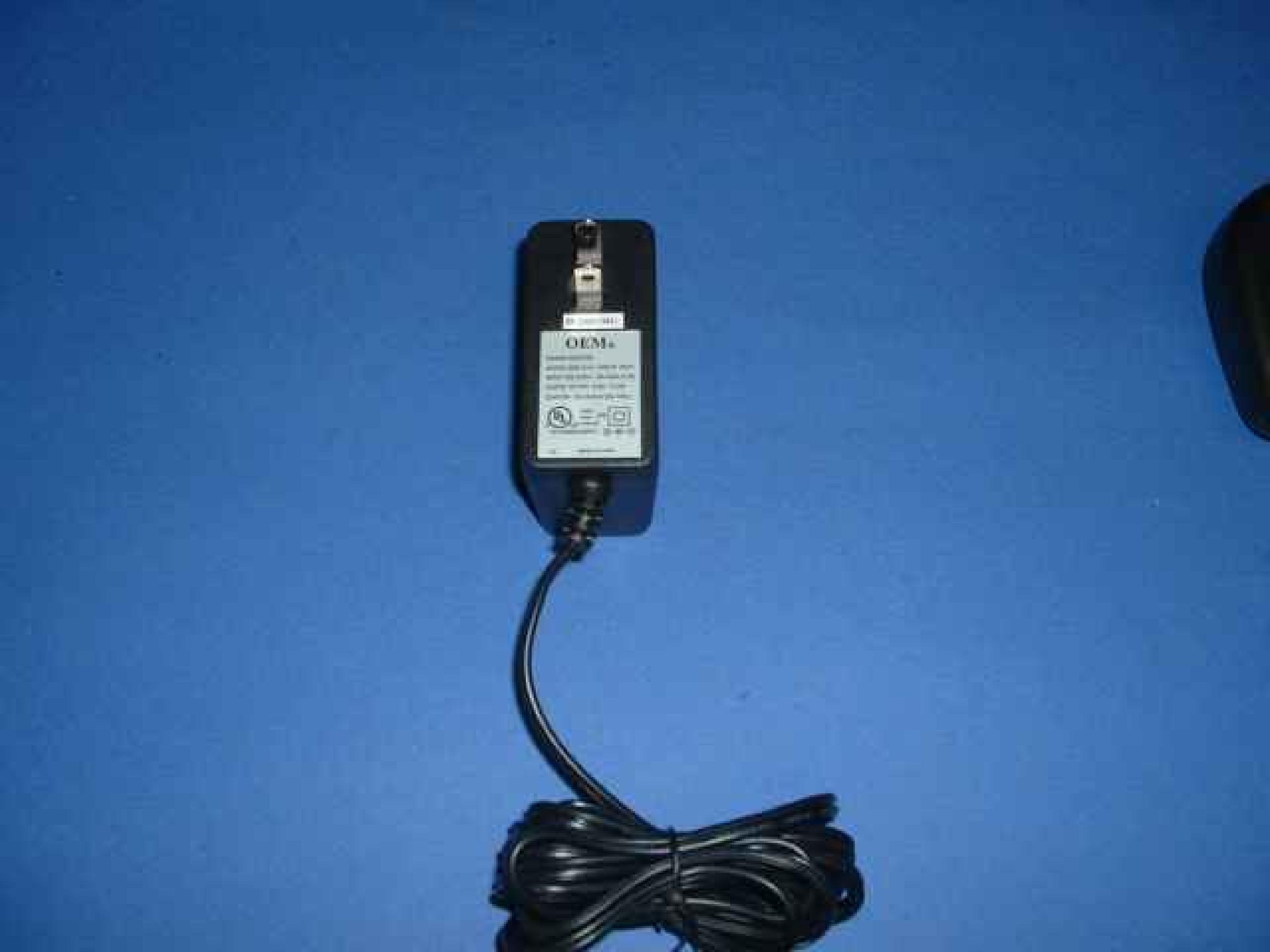 OEM ADS16181305W AC ADAPTER 5V 2.5A ID:1.89MM OD:4.82MM 36INCH CABLE WITH BARREL CONNECTOR FOR USE WITH DSB-H4