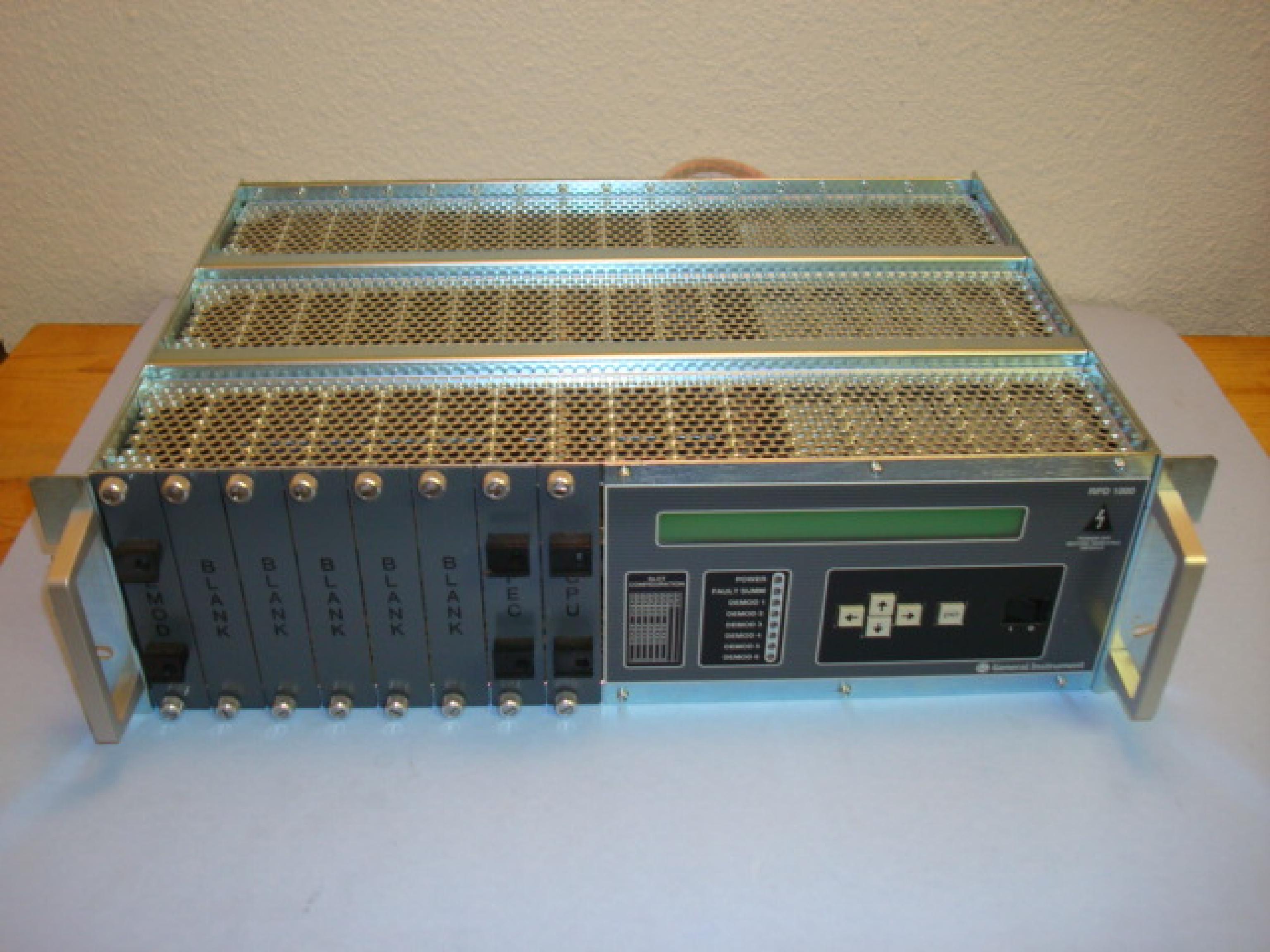 GENERAL INSTRUMENT 824710-000-000 QPSK RETURN PATH DEMODULATOR / MULTIPLEXOR