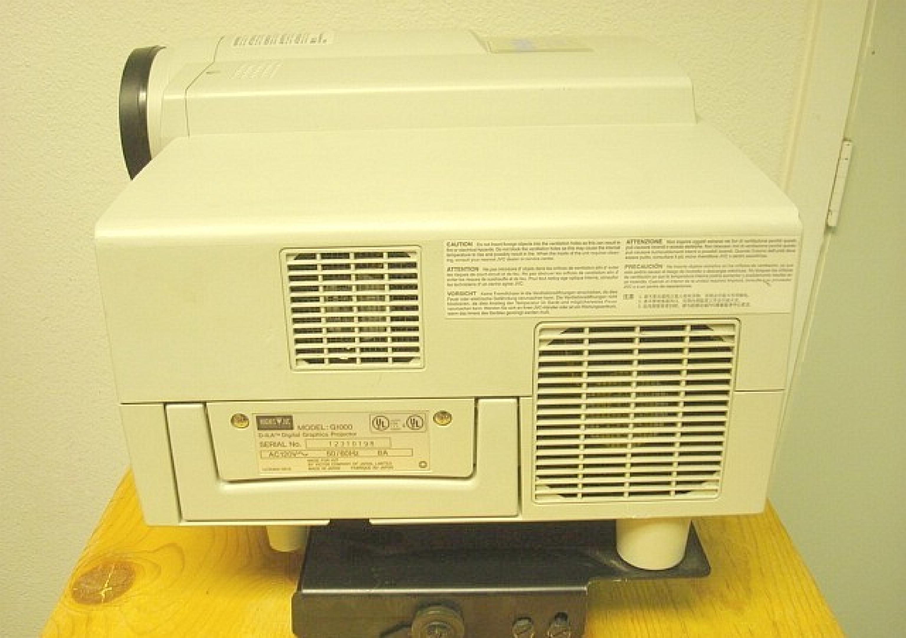 HUGHES / JVC D-ILA DIGITAL GRAPHICS PROJECTOR WITH BASE