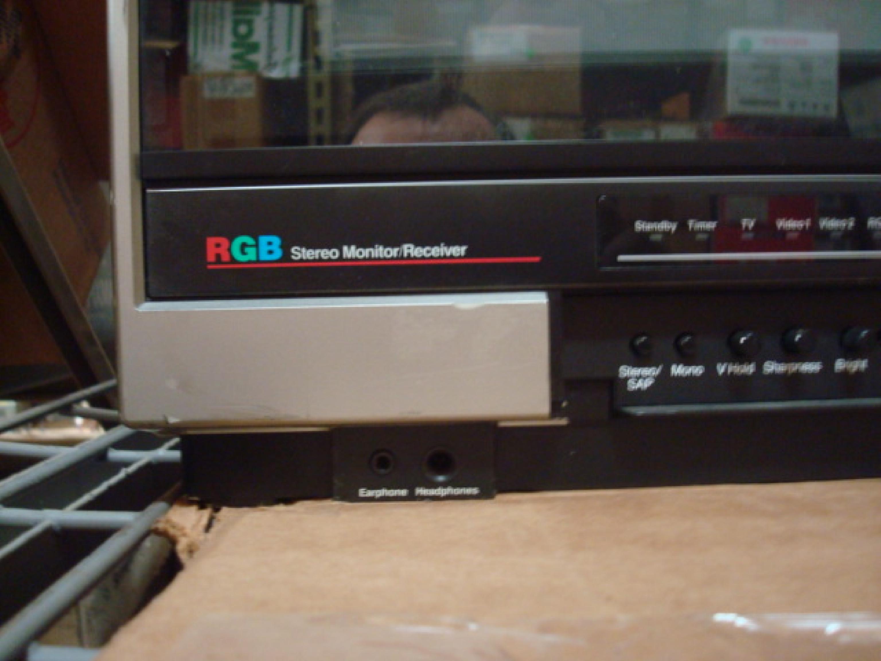 JCPENNEY 685-2220-00 RGB STEREO MONITOR RECEIVER VHF, RCA VIDEO IN AND OUT, AUDIO IN AND OUT, UHF, RGB, EXTERNAL SPEAKERS, EARPHONE, HEADPHONES, CIRCA YEAR 1985