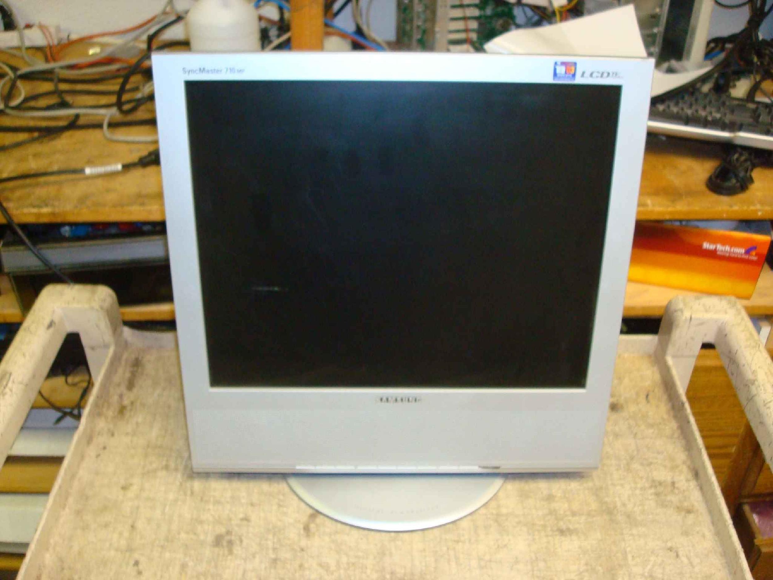 SAMSUNG MH17NSSS SILVER / GREY 17 INCH LCD MONITOR / TV