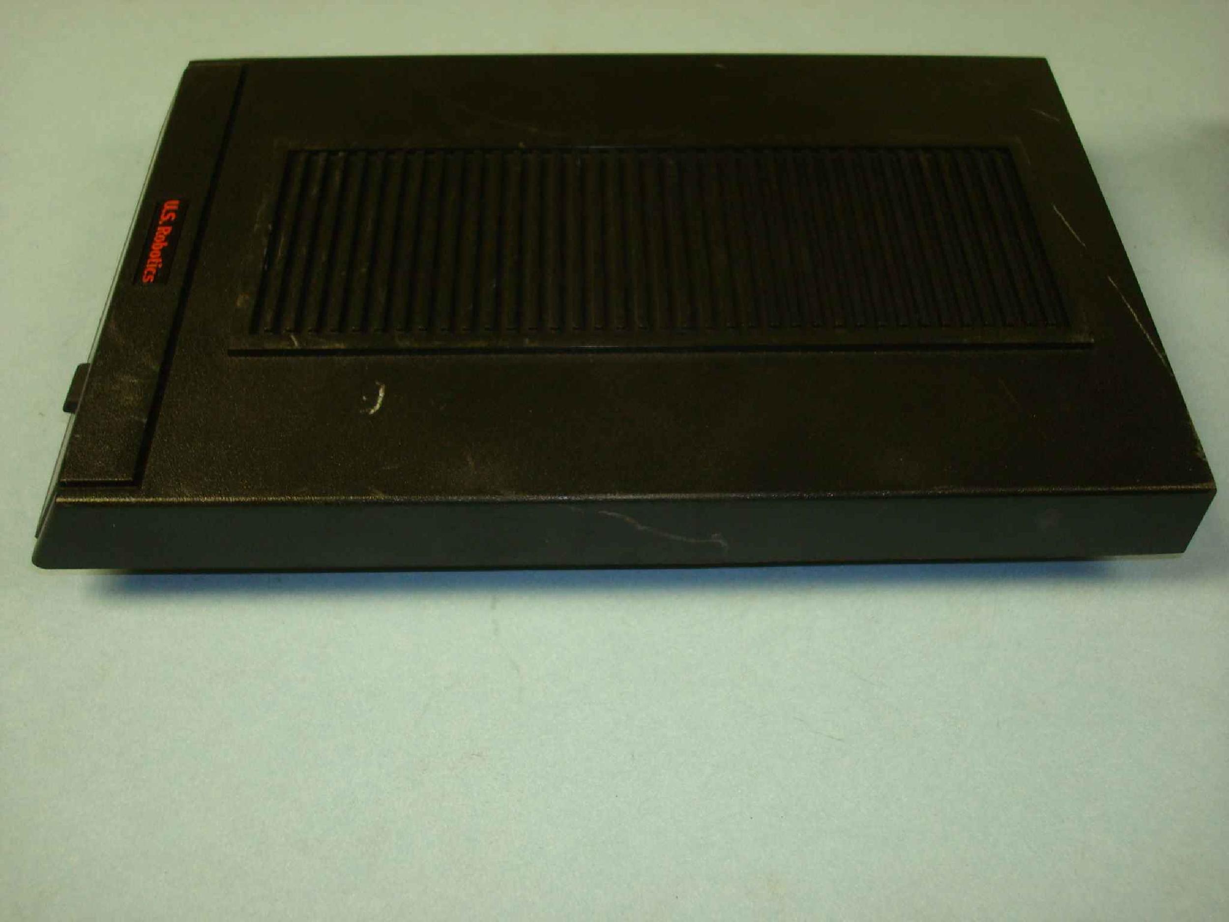 US ROBOTICS / USR USR3453B 56K EXTERNAL FAX/MODEM V.90 SERIAL/RS-232