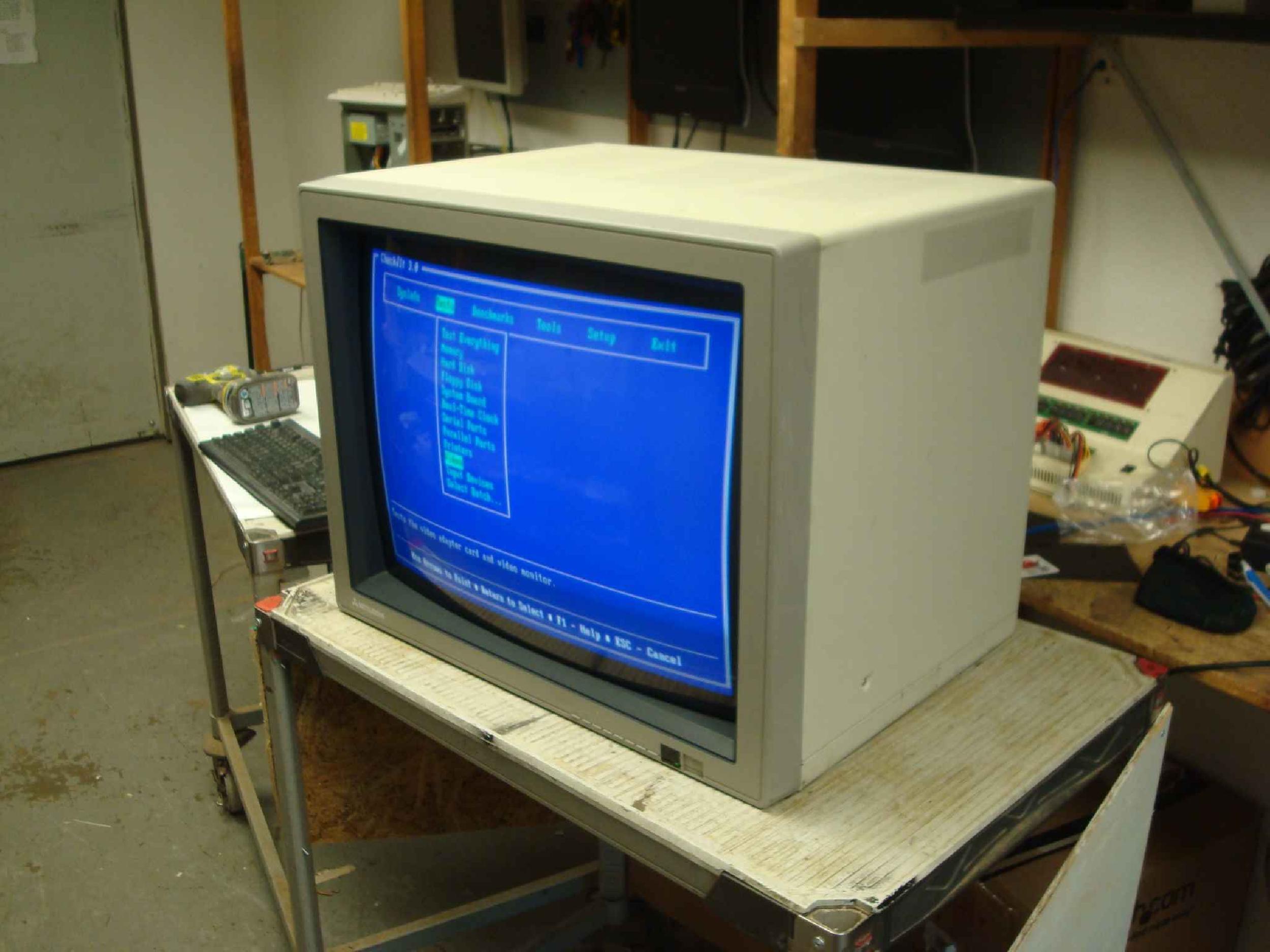 MITSUBISHI XC-2930C SN 504101519 MEGAVIEW PRO 29 INCH COLOR DISPLAY MONITOR