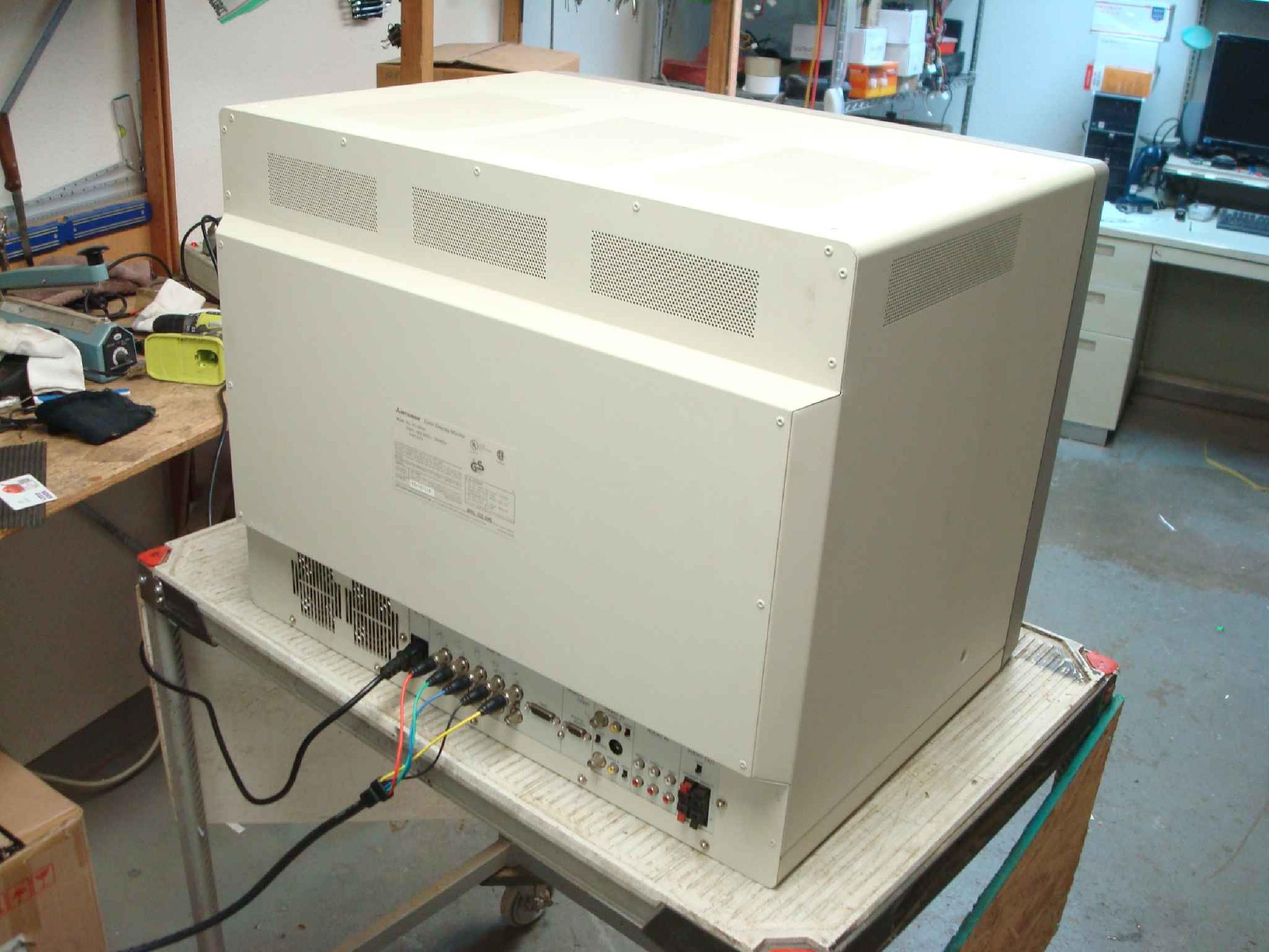 MITSUBISHI XC-2930C SN 504101519 MEGAVIEW PRO 29 INCH COLOR DISPLAY MONITOR