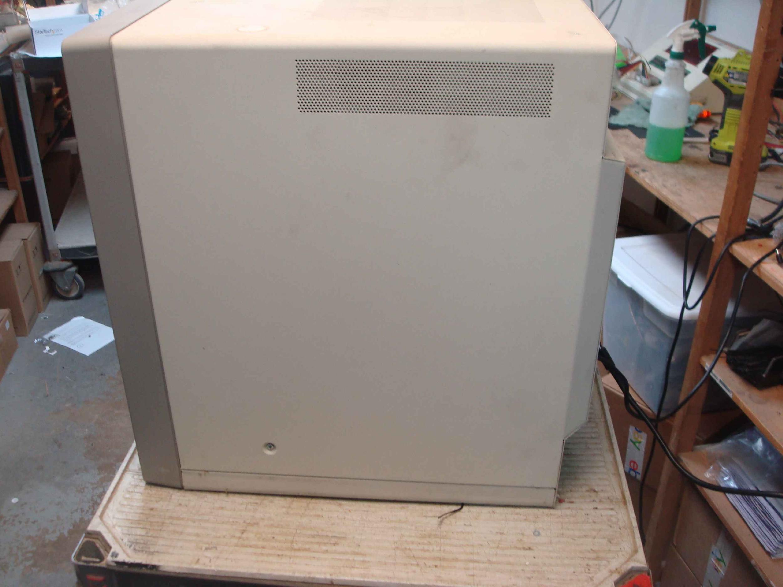 MITSUBISHI XC-2930C SN 503101311 MEGAVIEW PRO 29 INCH COLOR DISPLAY MONITOR