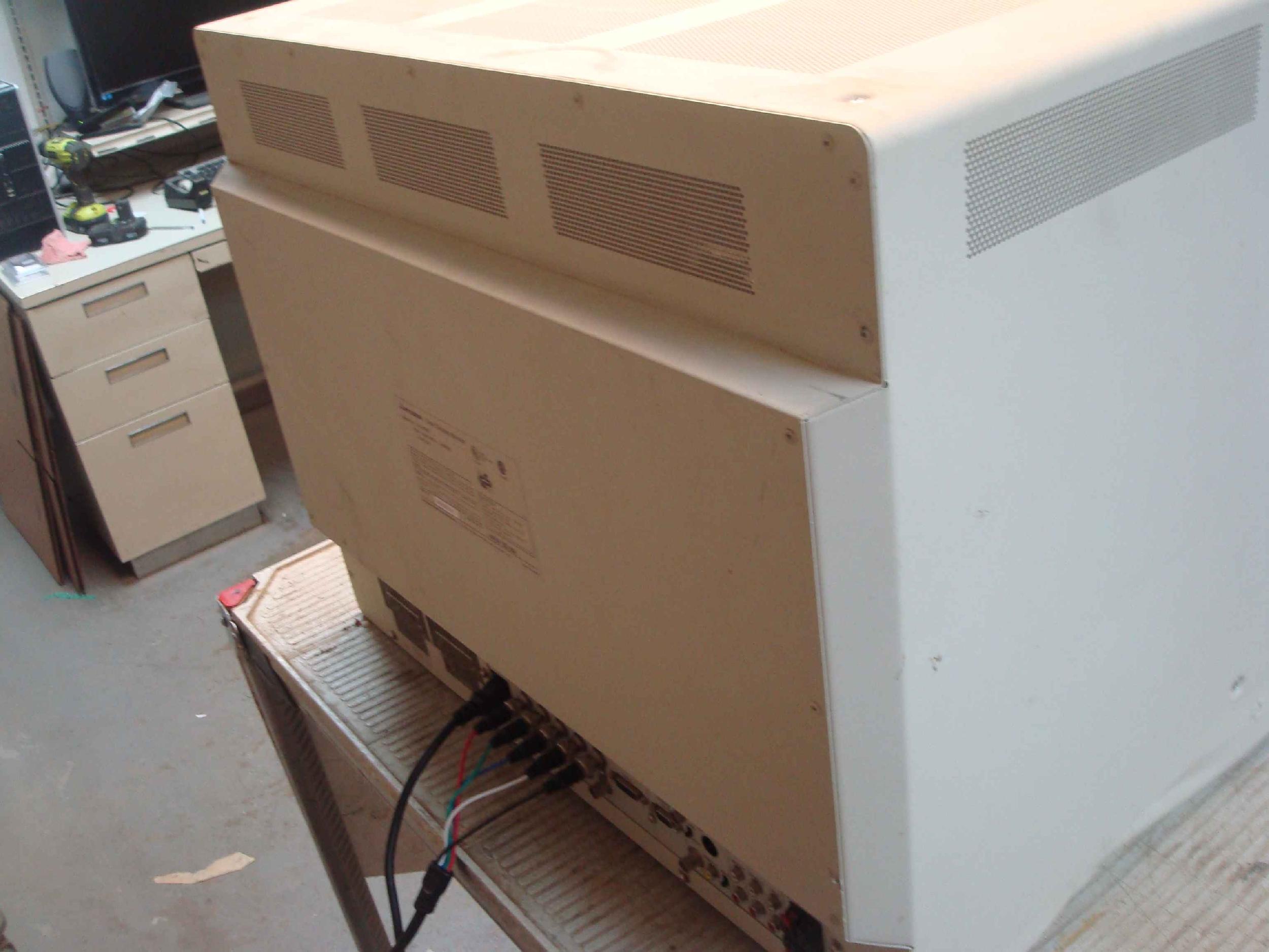 MITSUBISHI XC-2930C SN 503101311 MEGAVIEW PRO 29 INCH COLOR DISPLAY MONITOR