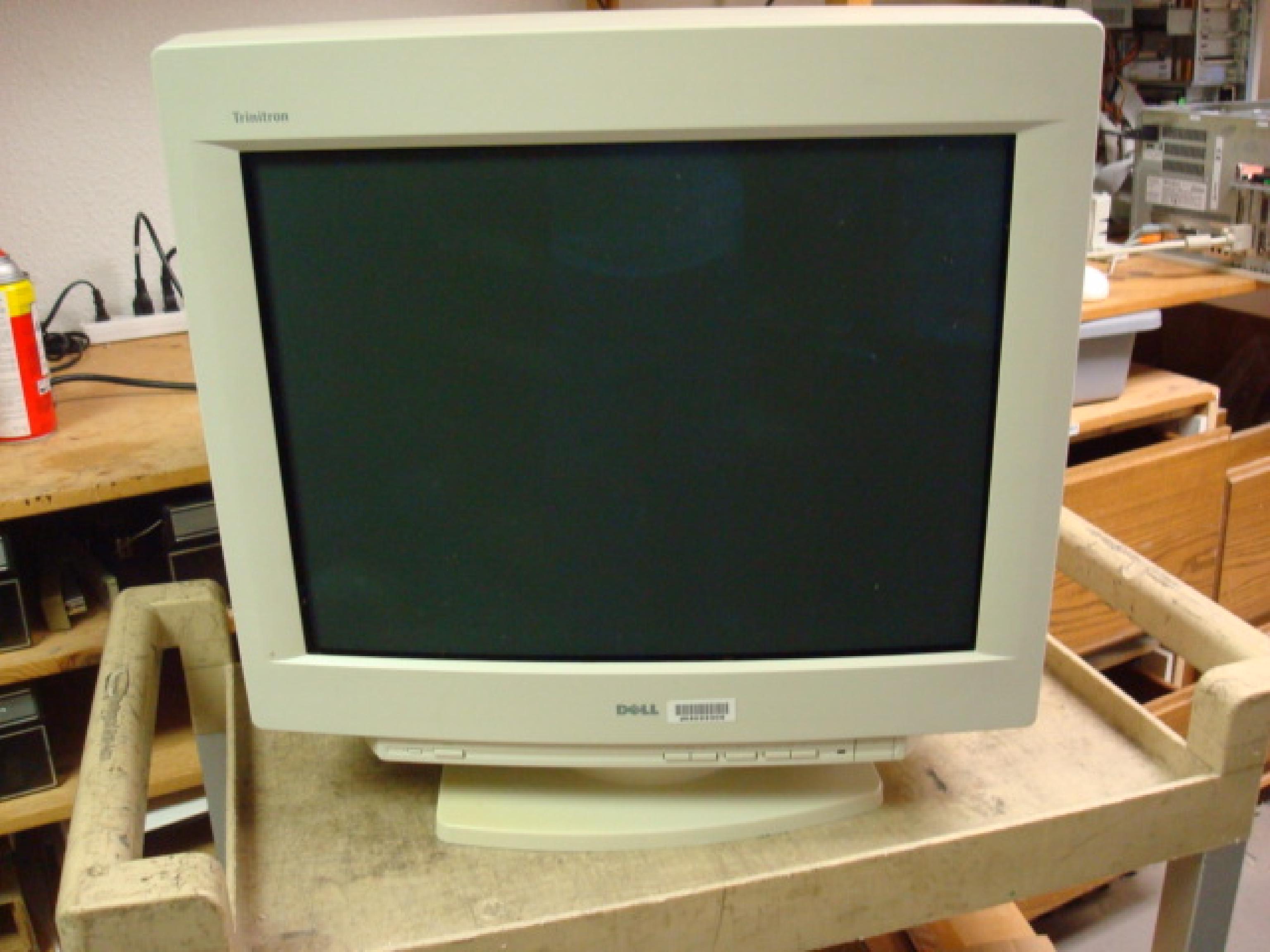 DELL D1626HT 21INCH TRINITRON MONITOR VGA AND 5PORT BNC PICTURE GRADE A, CASE GRADE B, SN 2738901