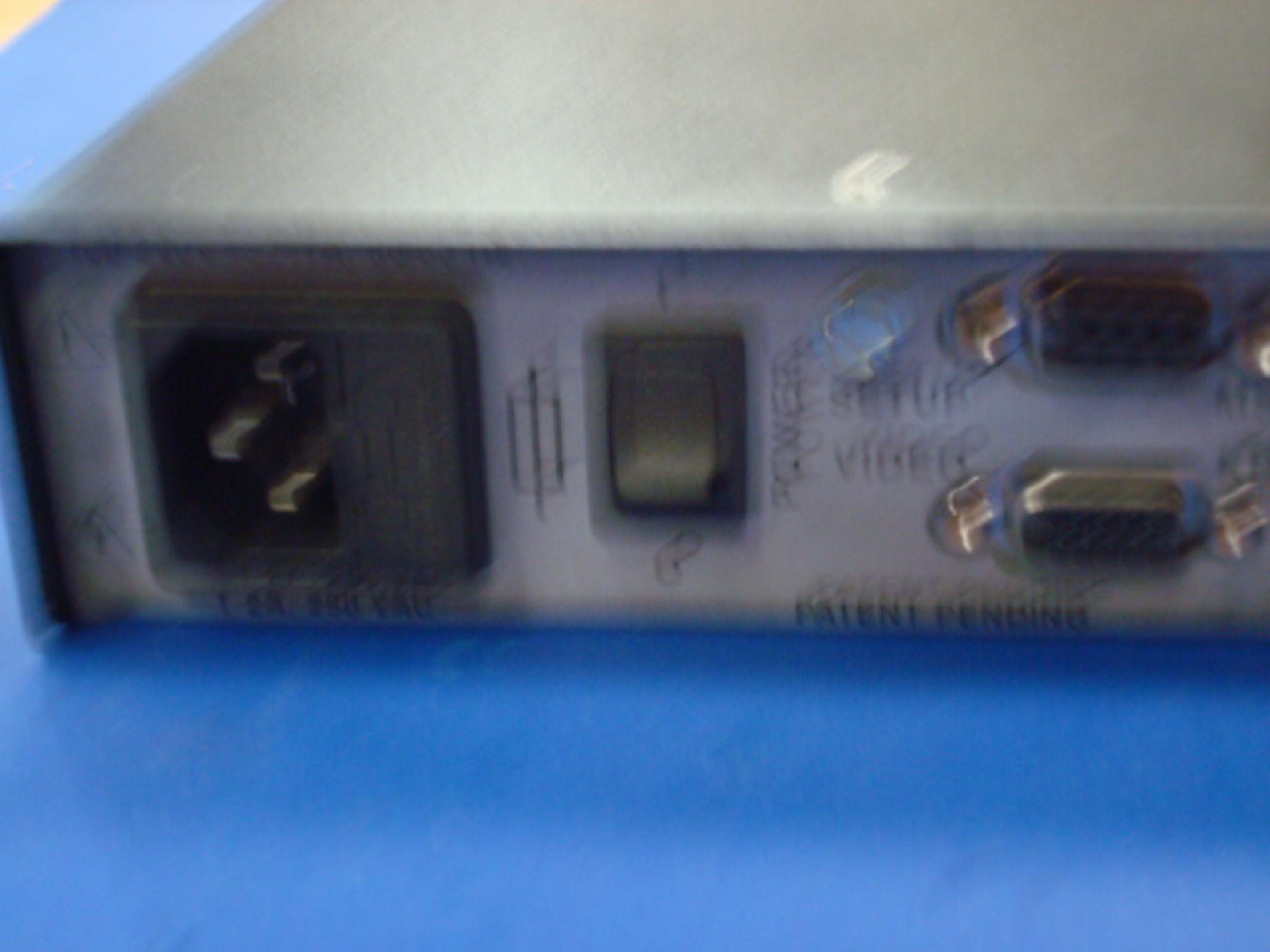 BLACK BOX KV108A SERVSELECT 8PORT KVM