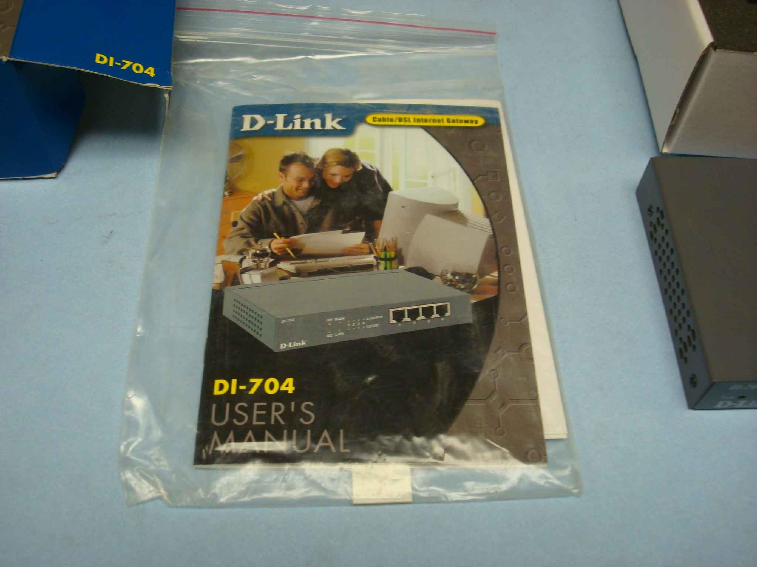 D-LINK SYSTEMS DI-704 OPEN BOX, WITH MANUAL AND AC ADAPTER, ETHERNET AND DIAL UP INTERNET ROUTER CABLE/DSL GATEWAY