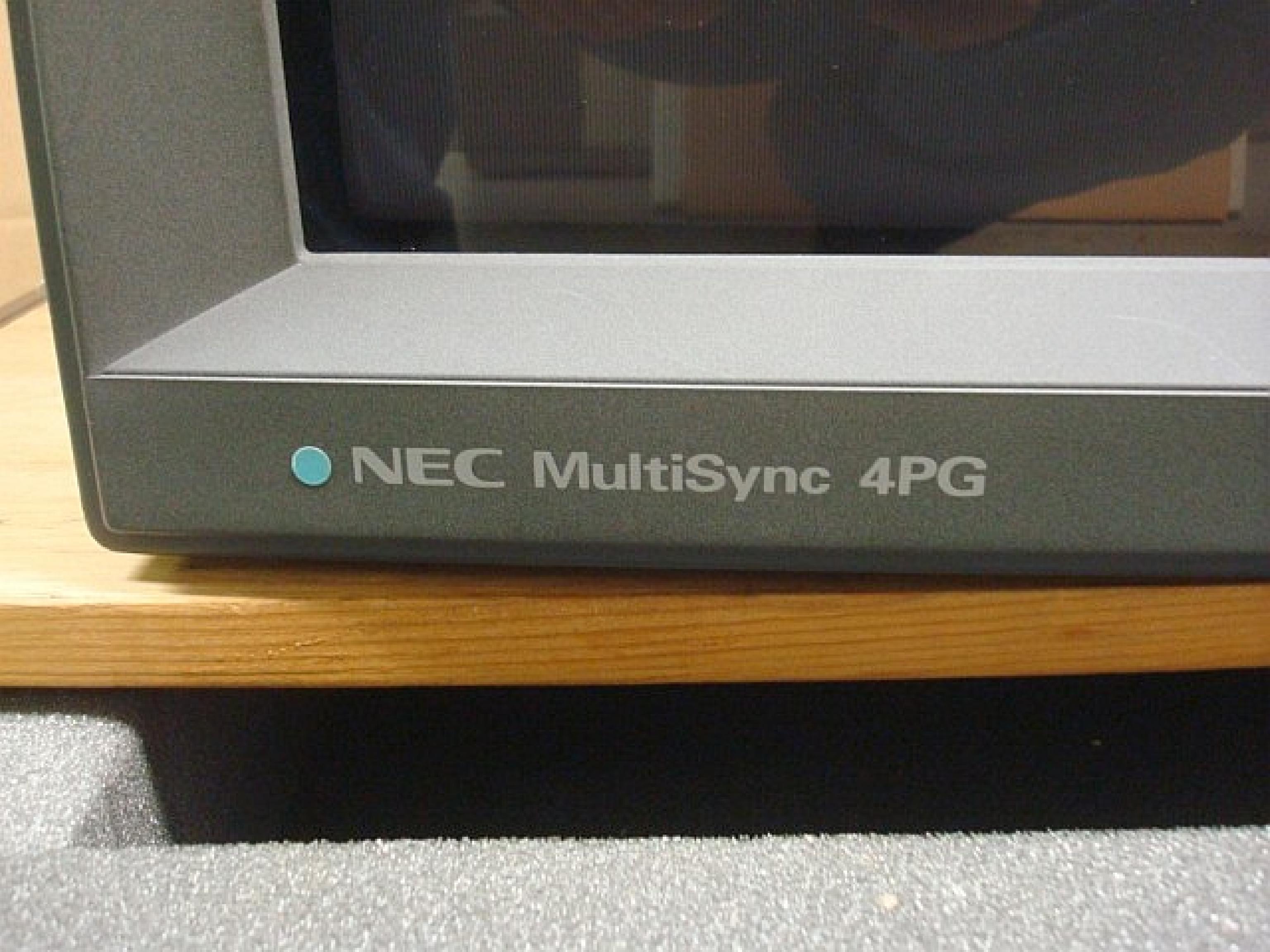 NEC MULTISYNC 4PG 27INCH HIGH RES MONITOR THAT SUPPORTS UP TO XGA 1024 X 768