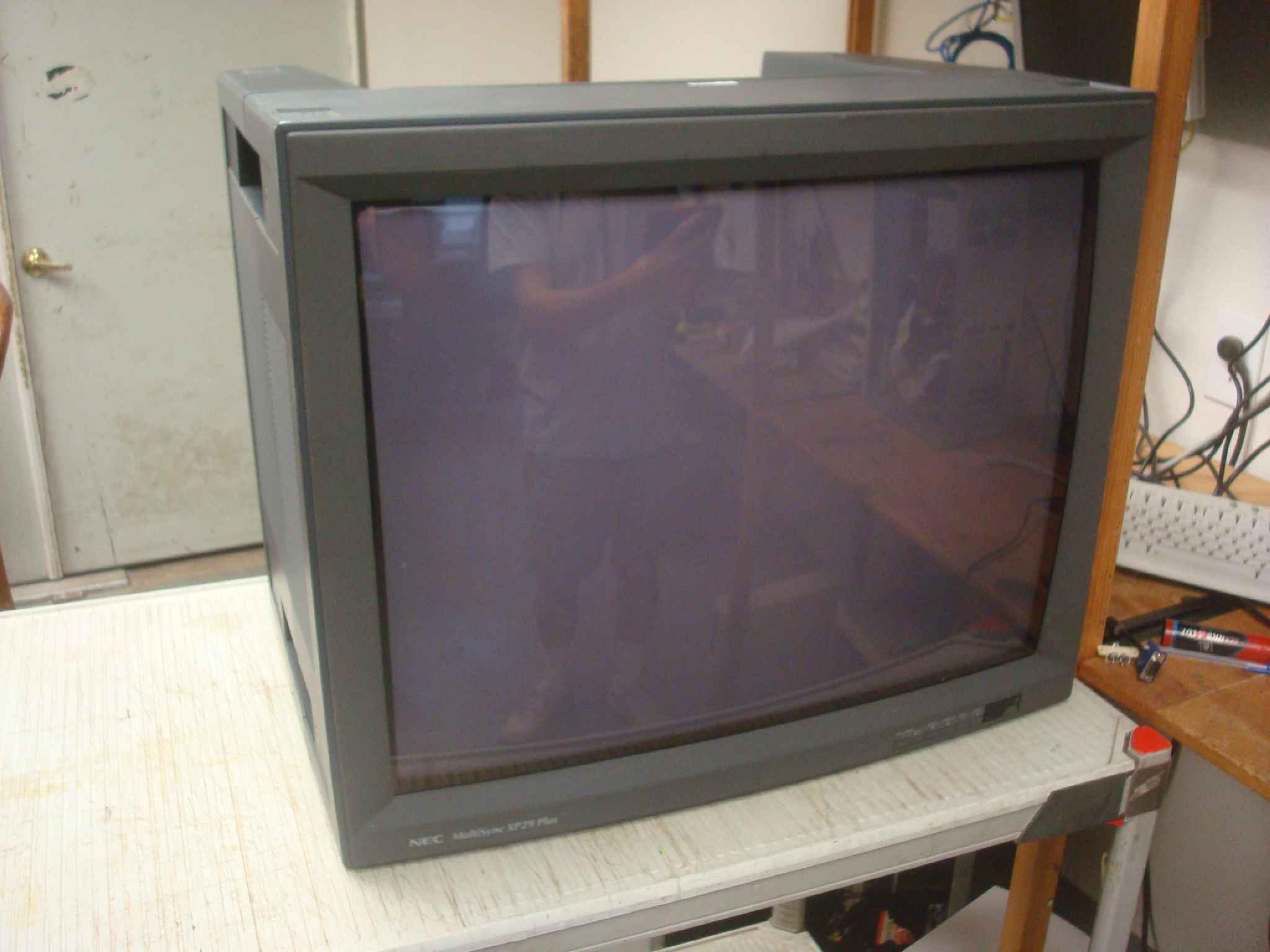 NEC XP-2990 29INCH HIGH RES CRT MONITOR, 1024X768, BNC, S-VIDEO, RGB INPUT/OUTPUTS