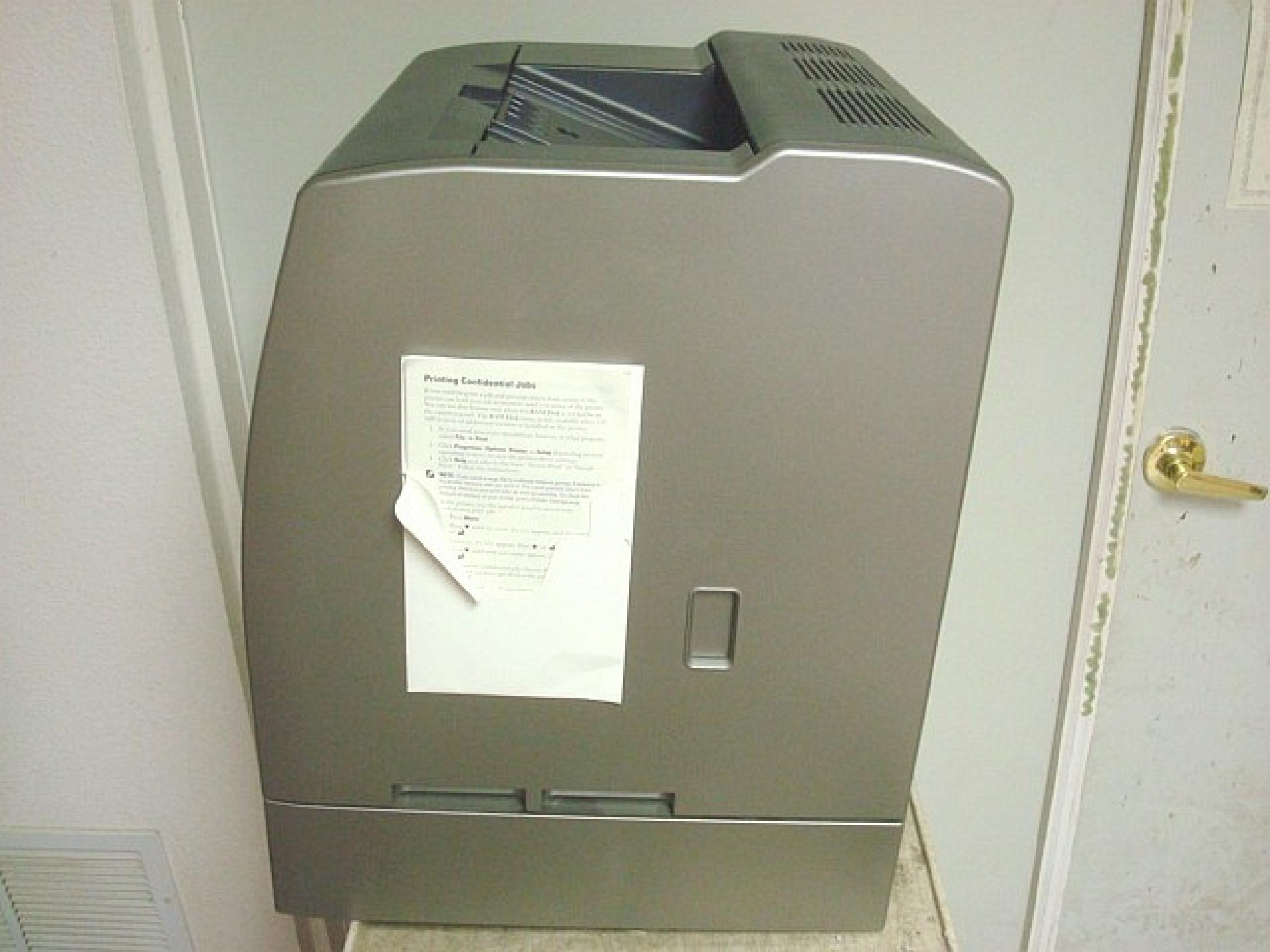 DELL 0KJ909 COLOR LASER PRINTER WIRELESS 16/4PPM WITH EXTRA PAPER TRAY