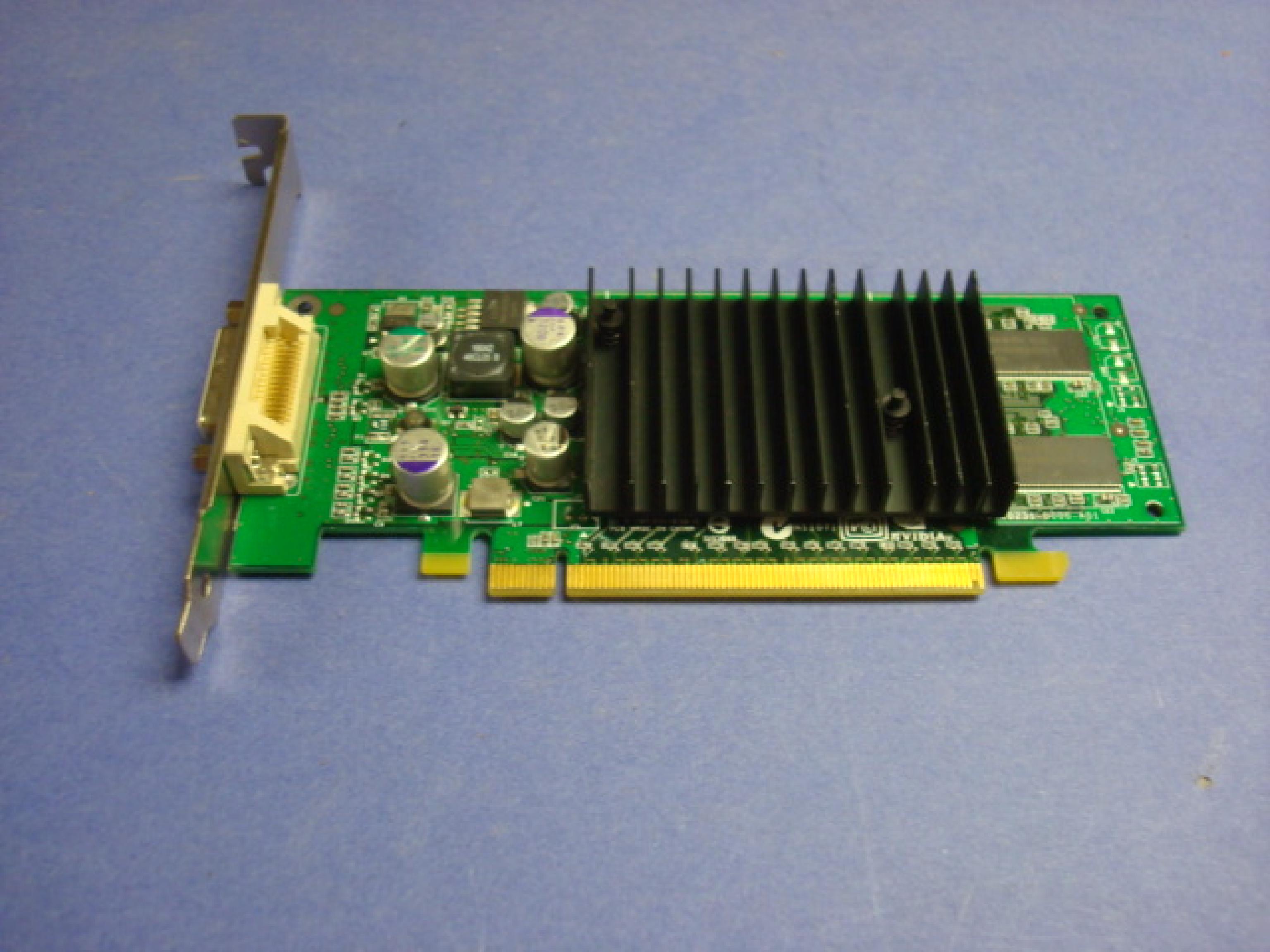 COMPAQ / HEWLETT PACKARD / HP 361880-001 NVIDIA QUADRO4 PCI-E VIDEO CARD 64MB RAM