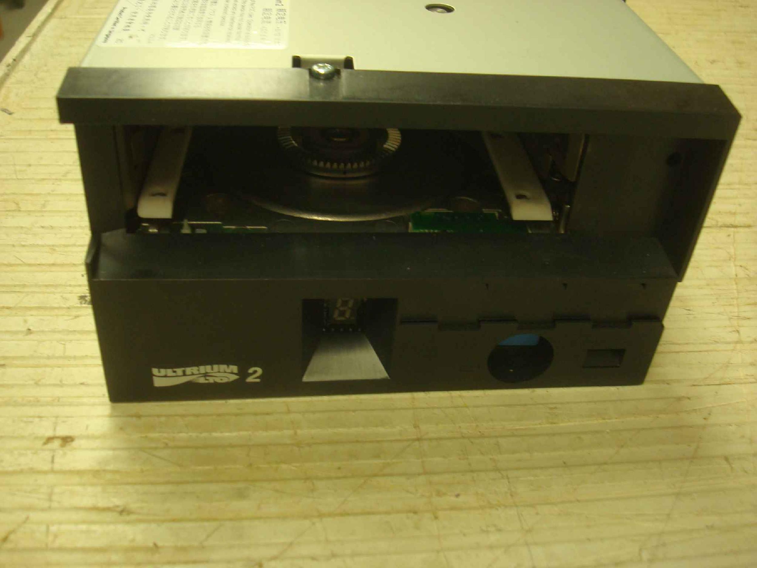 IBM 19P5427 LTO-2 TAPE DRIVE UNIT 200/400GB FIBRE WITH SLED/TRAY ULTRIUM 2