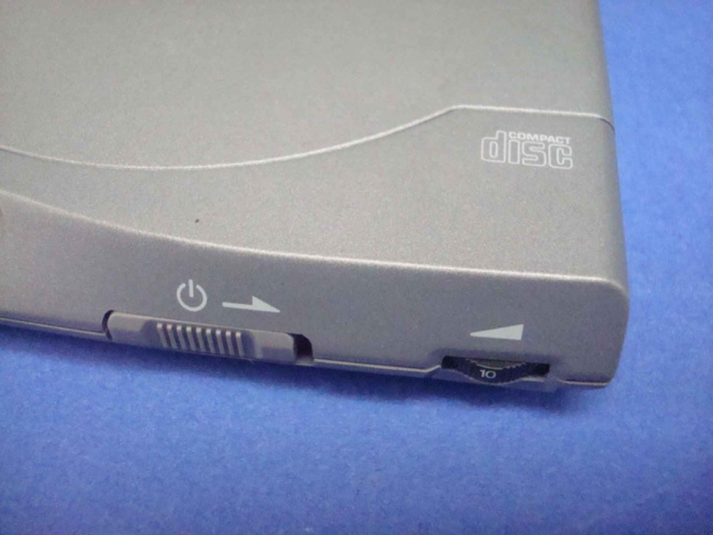 DELL 1517D 24X EXTERNAL CDROM DRIVE