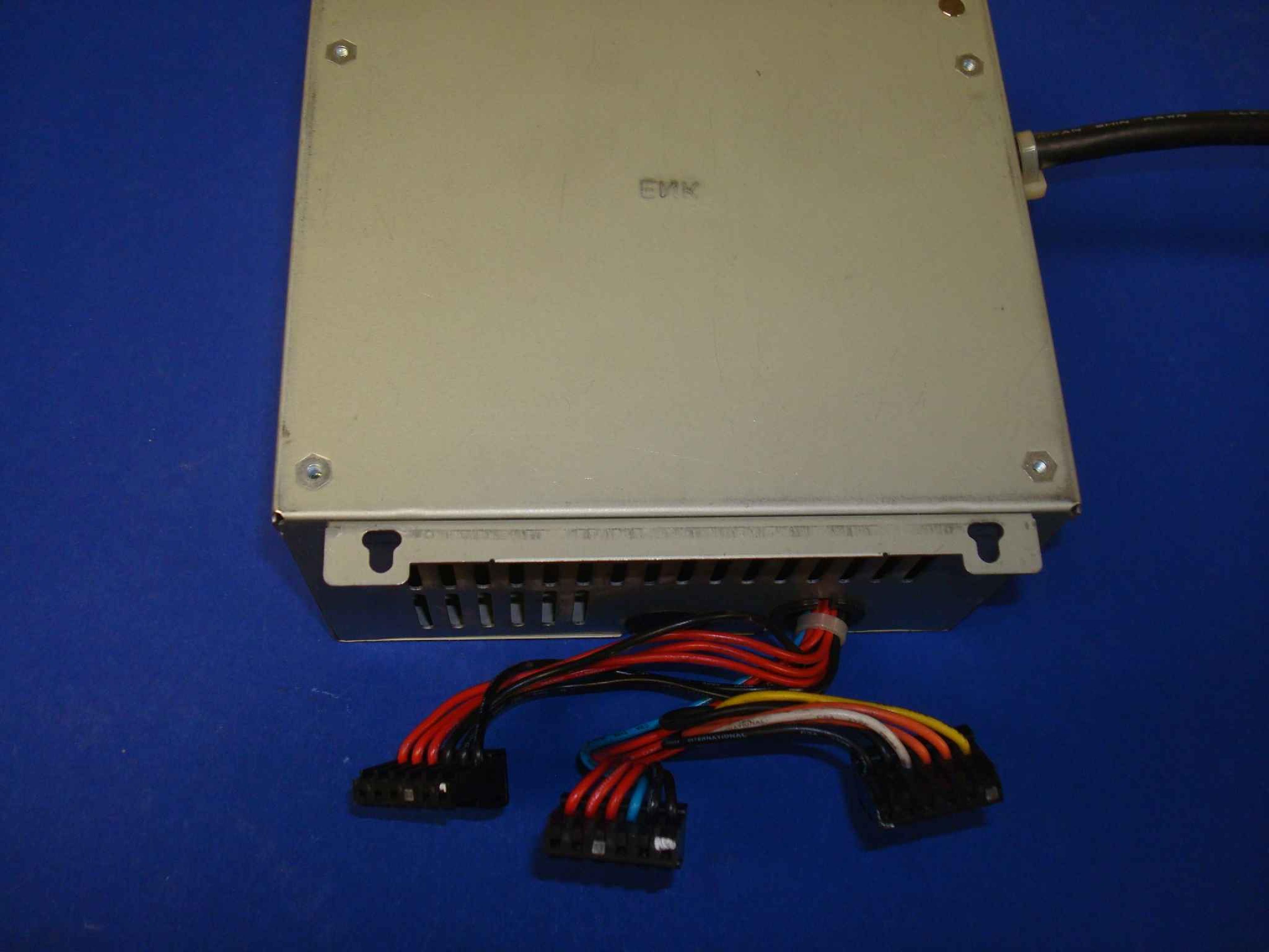 BAY NETWORKS NORTEL 107109 AT POWER SUPPLY PULLED FROM ACCESS STACK NODE WITH P6 P7 P8 WITH BLACK REMOTE POWER CABLE