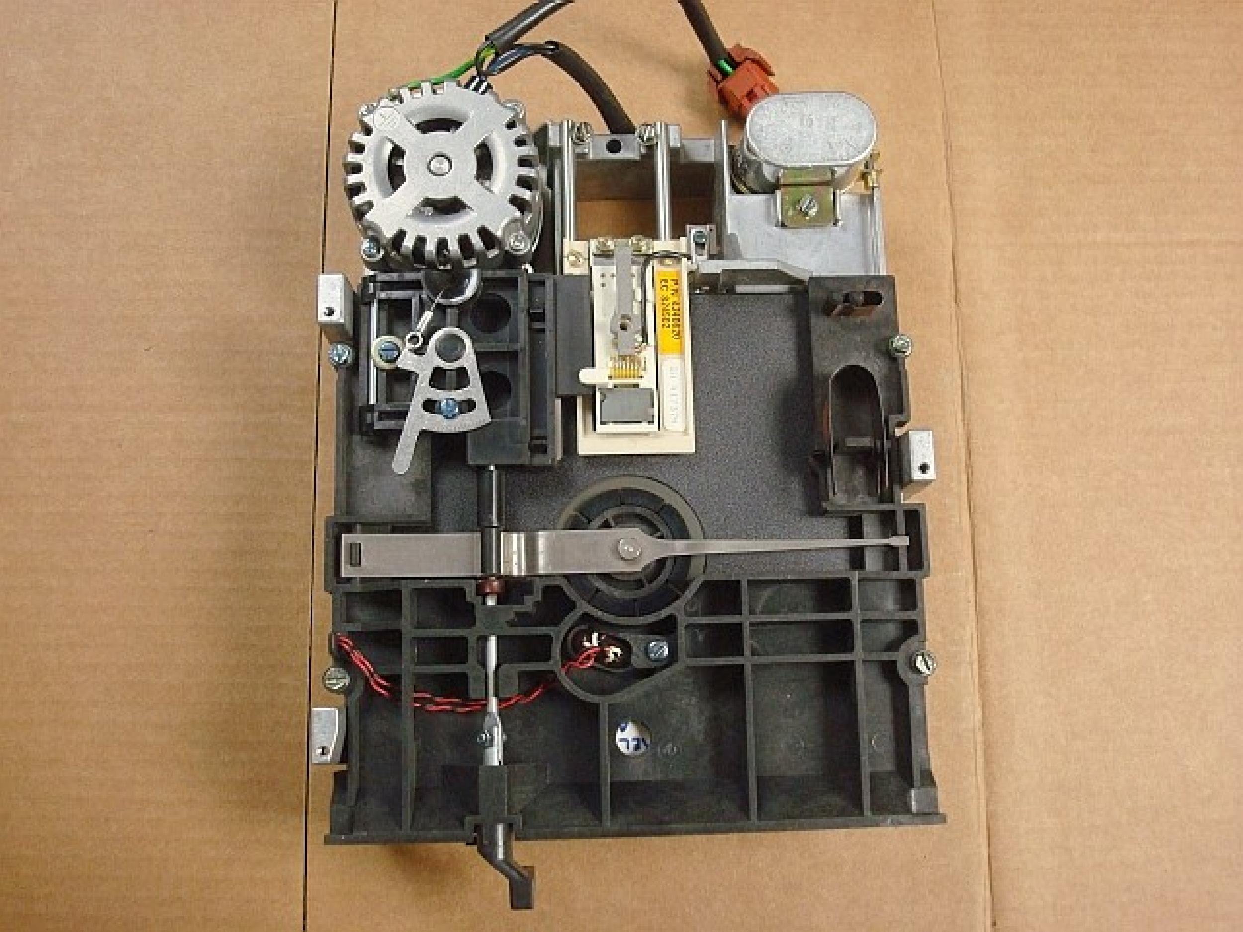IBM 4240517 230V 8 INCH FLOPPY DRIVE PULLDED FROM 3274 CONTROL UNIT