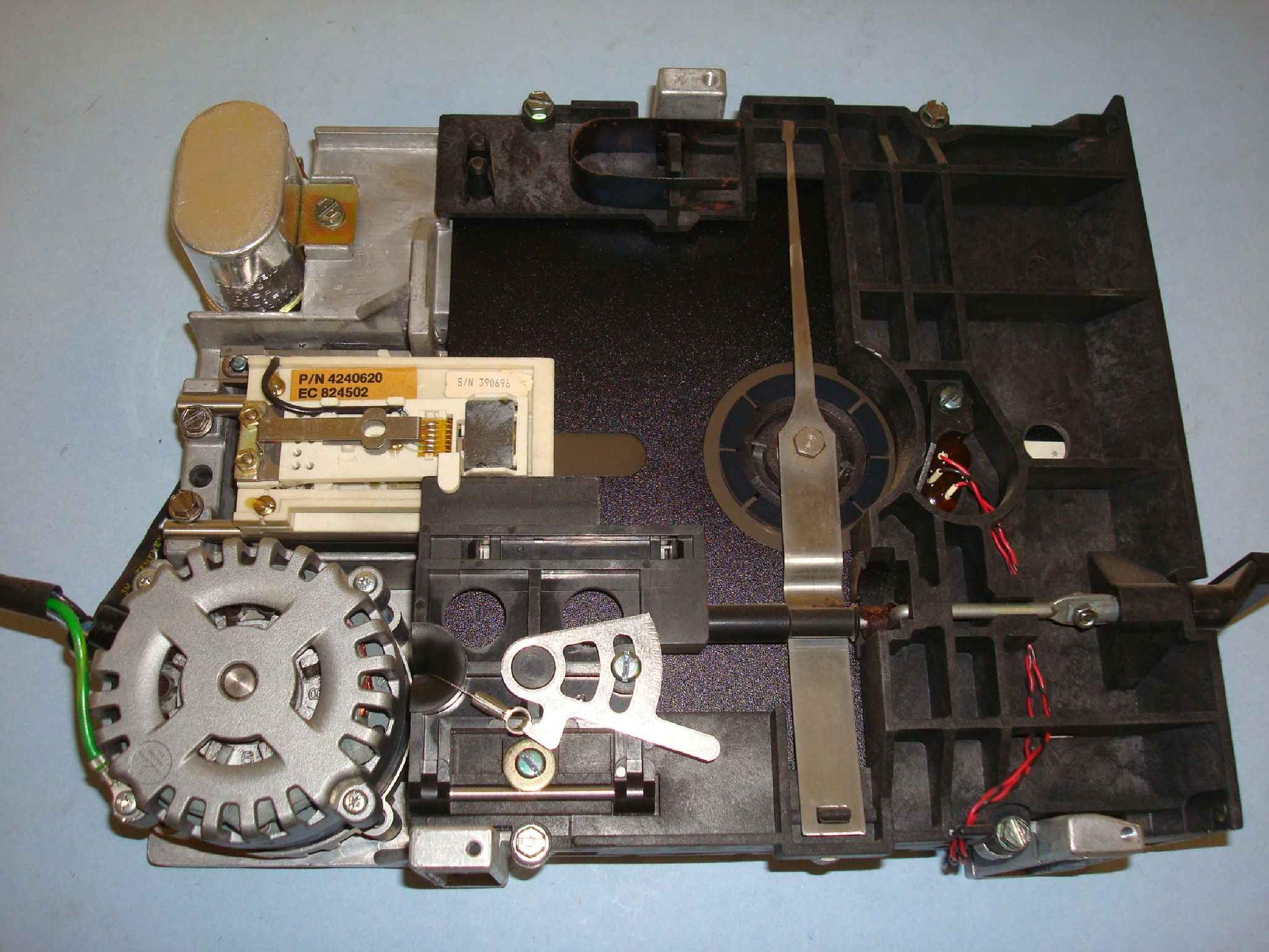 IBM 4240516 8 INCH FLOPPY DRIVE PULLDED FROM 3274 CONTROL UNIT