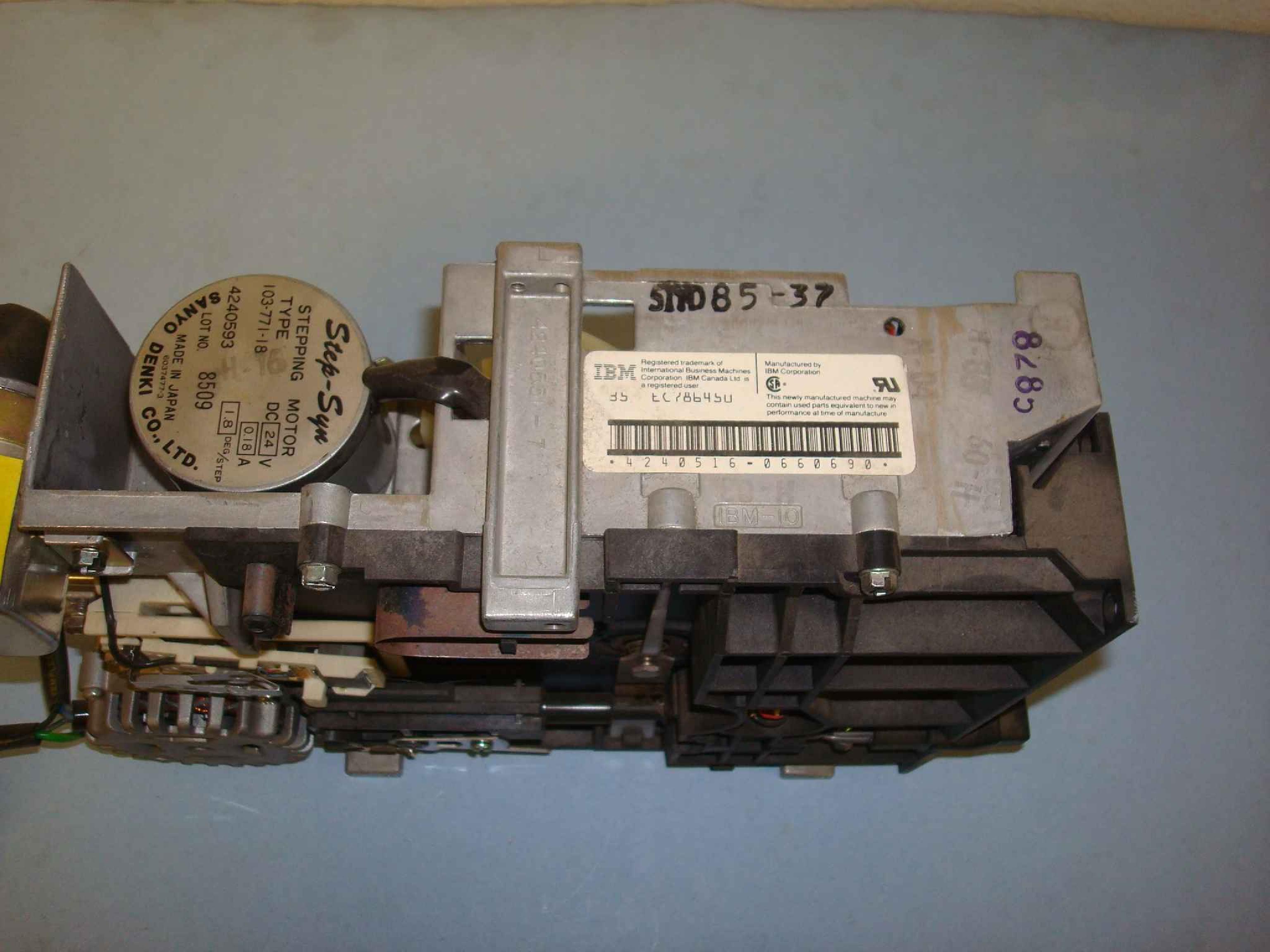 IBM 786450 8 INCH FLOPPY DRIVE PULLDED FROM 3274 CONTROL UNIT