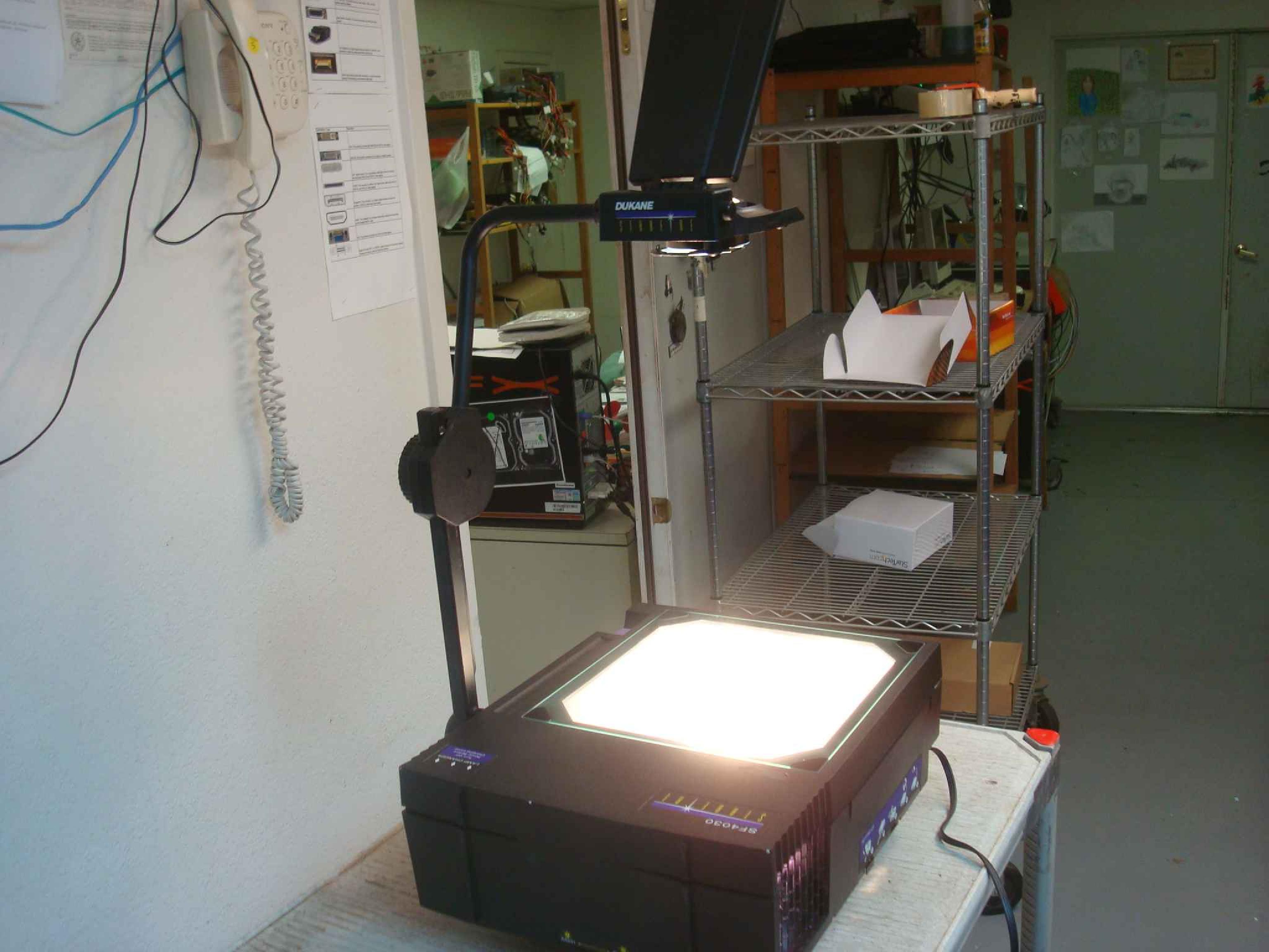 DUKANE SF4030 STARFIRE OVERHEAD PROJECTOR WITH CARRYING CASE