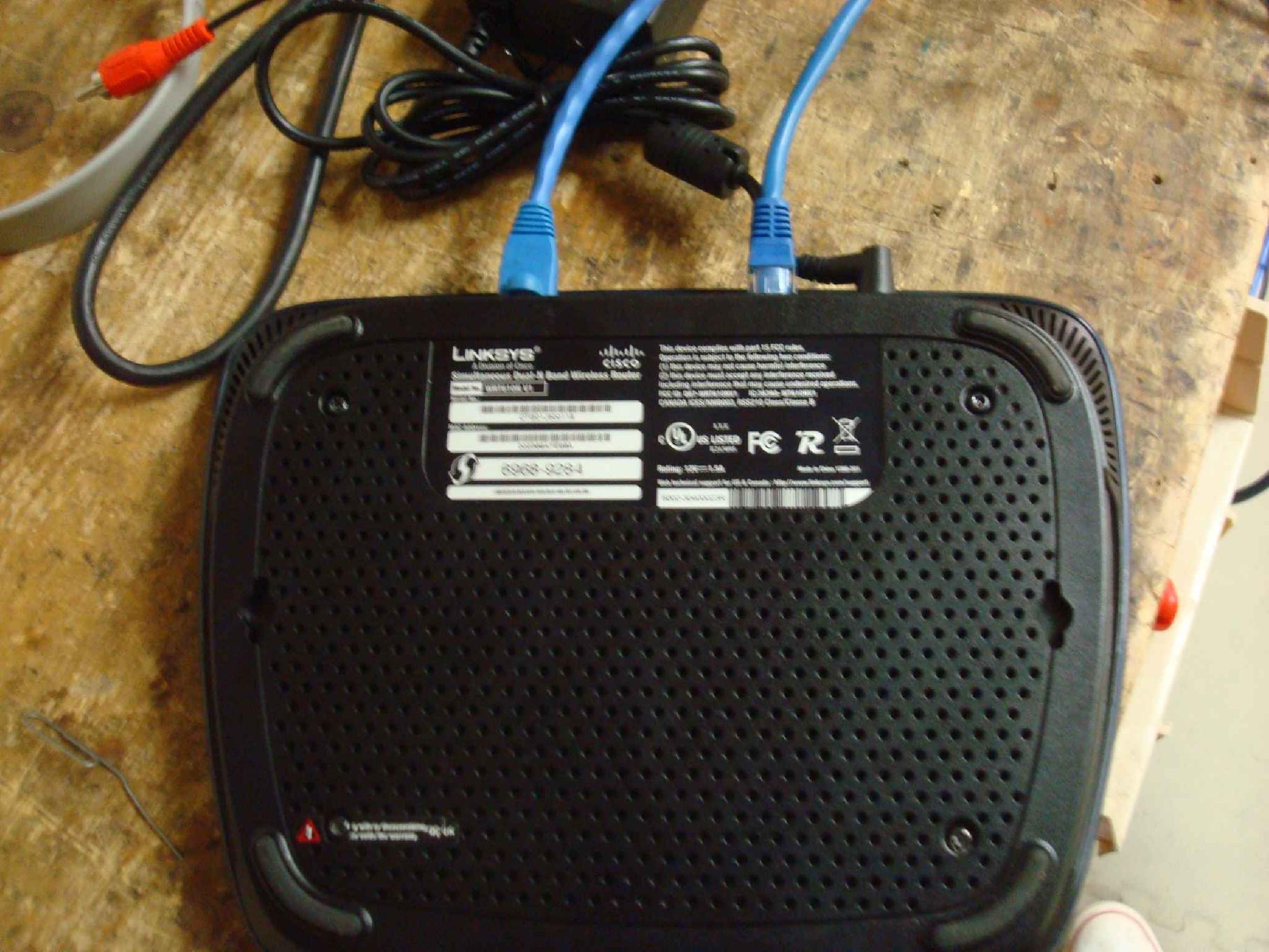 LINKSYS WRT610N V1 SIMULTANEOUS DUAL-B BRAND WIRELESS ROUTER