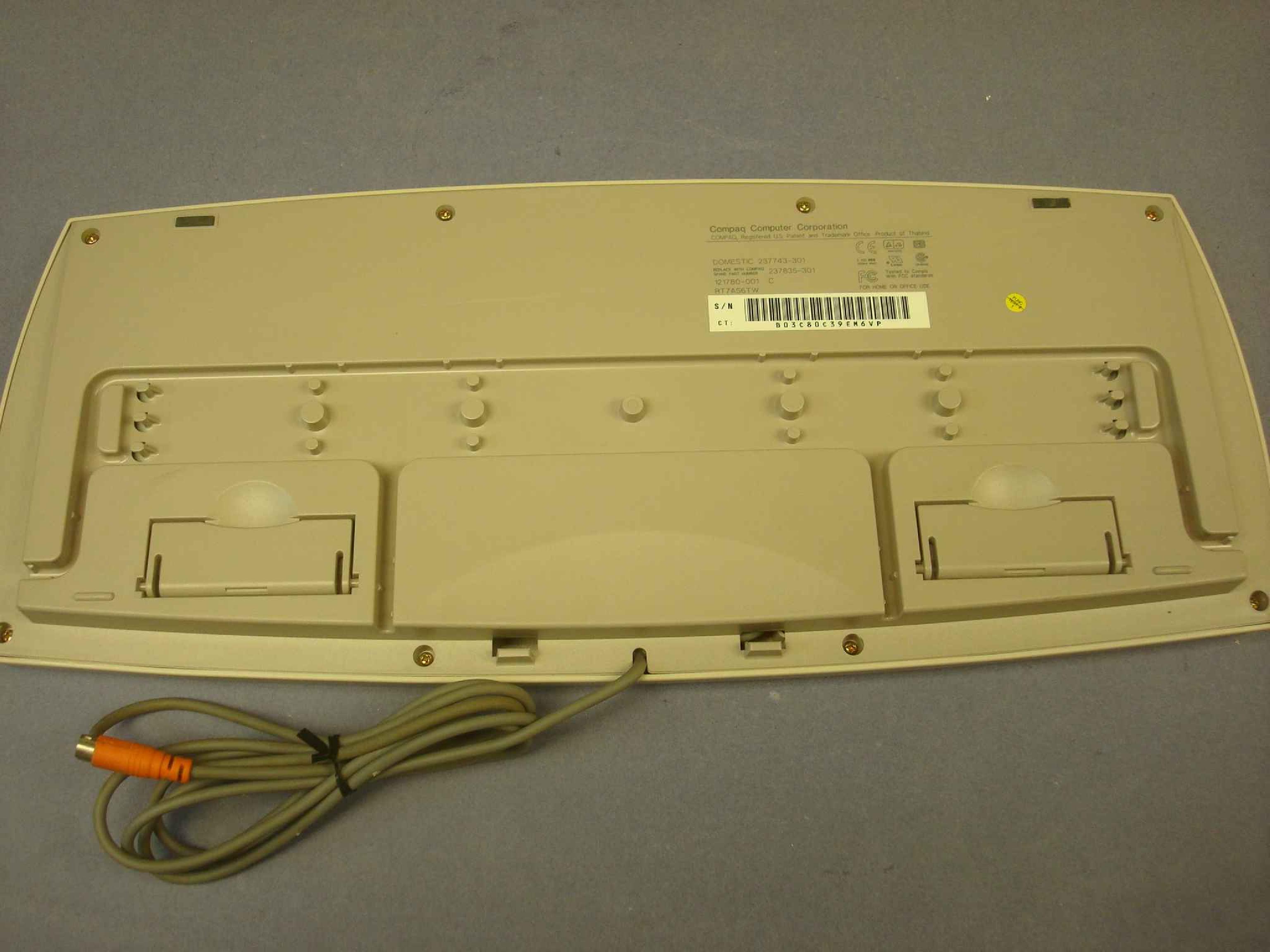 COMPAQ / HEWLETT PACKARD / HP 237743-301 COMPATIBLE PS2 KEYBOARD 6PIN MINI DIN